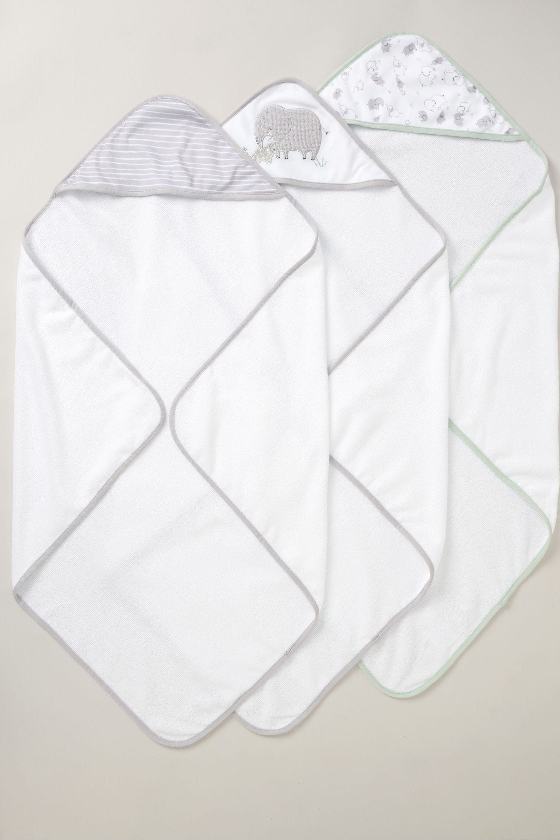 Buy Snuggle Tots Hooded White Towels and Wash Cloths 3 Pack from Next Luxembourg