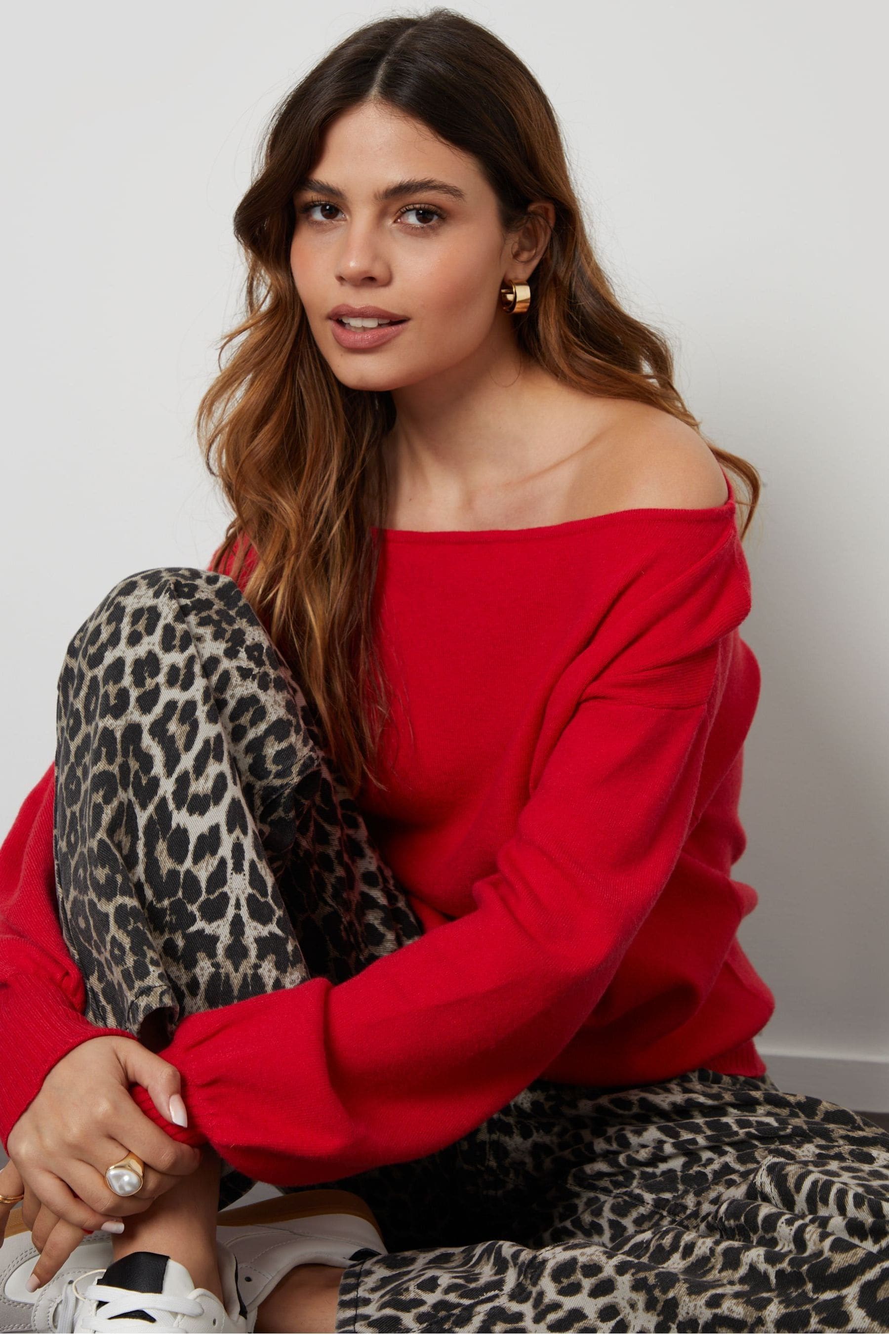 Red sweater online shop