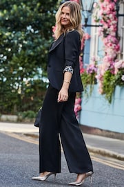 Sosandar Black Petite Tailored Blazer With Zip Pocket Detail - Image 3 of 4