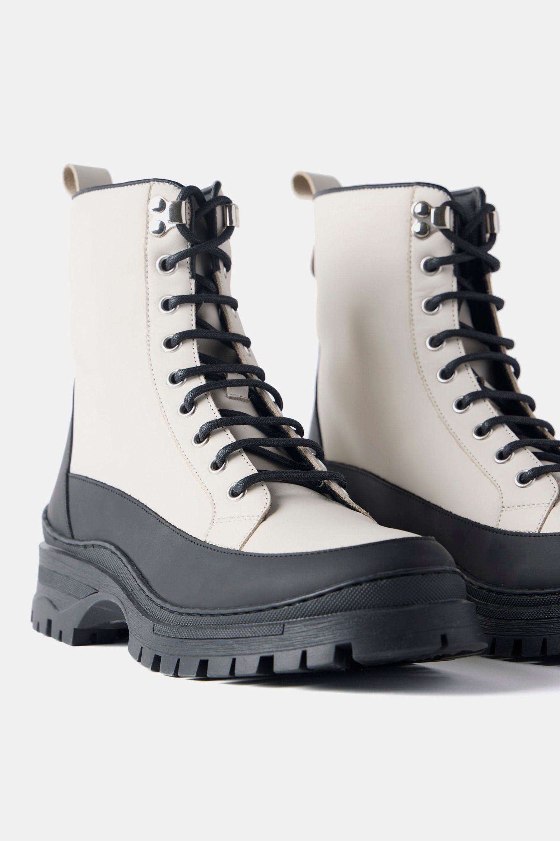 Velvet hiking boots top