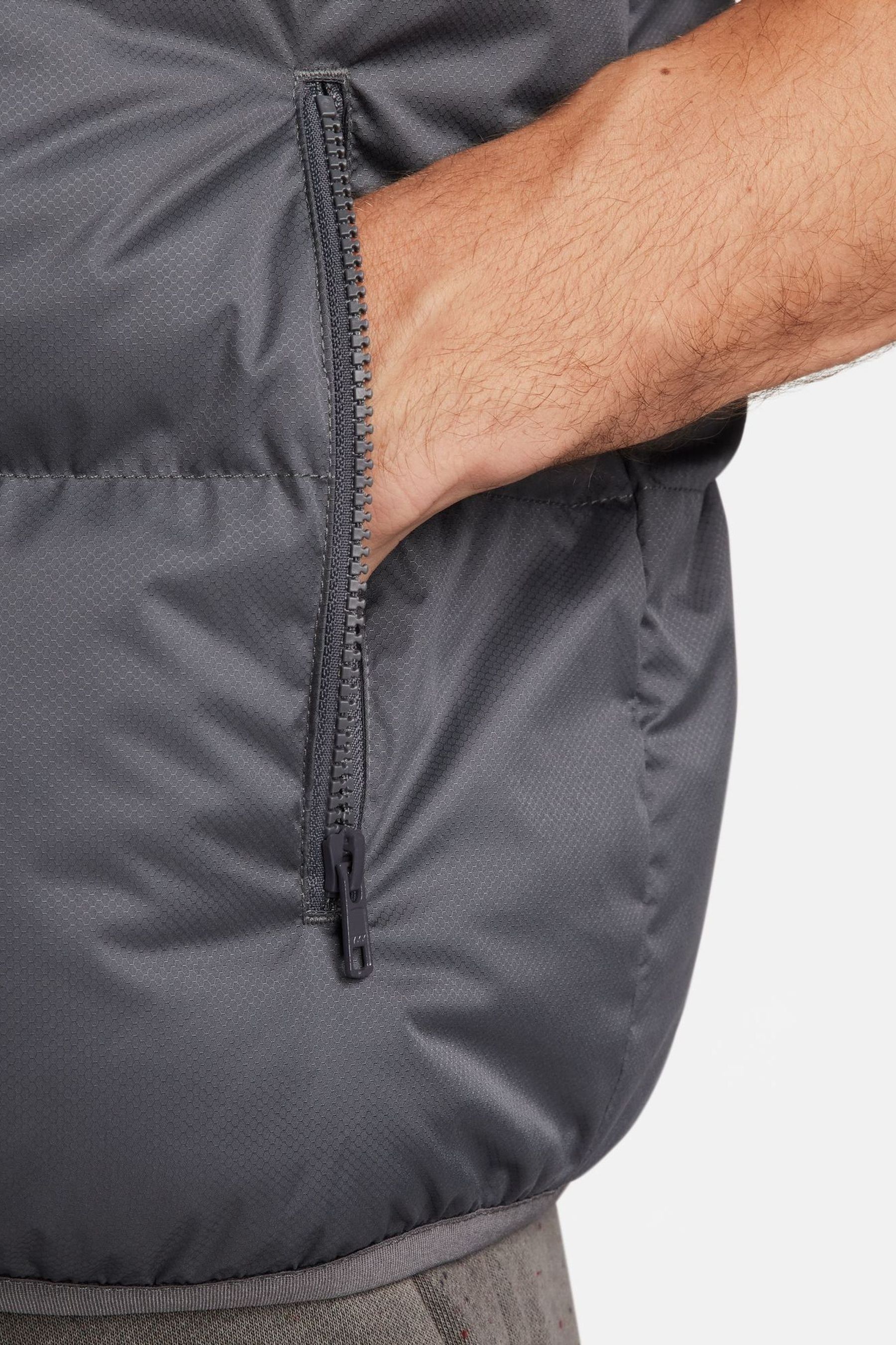 Grey nike gilet clearance