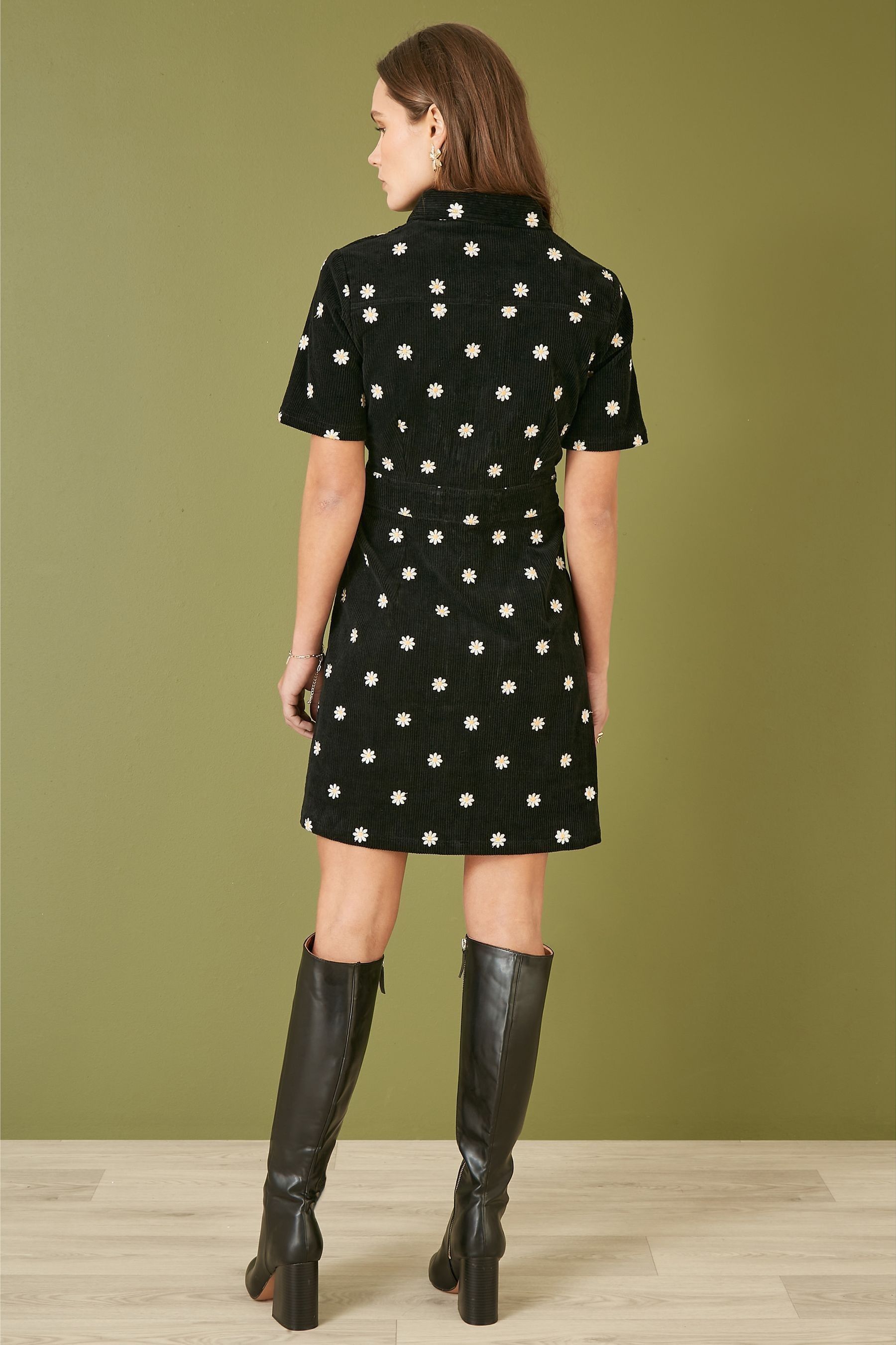 Yumi daisy sketch print dress on sale