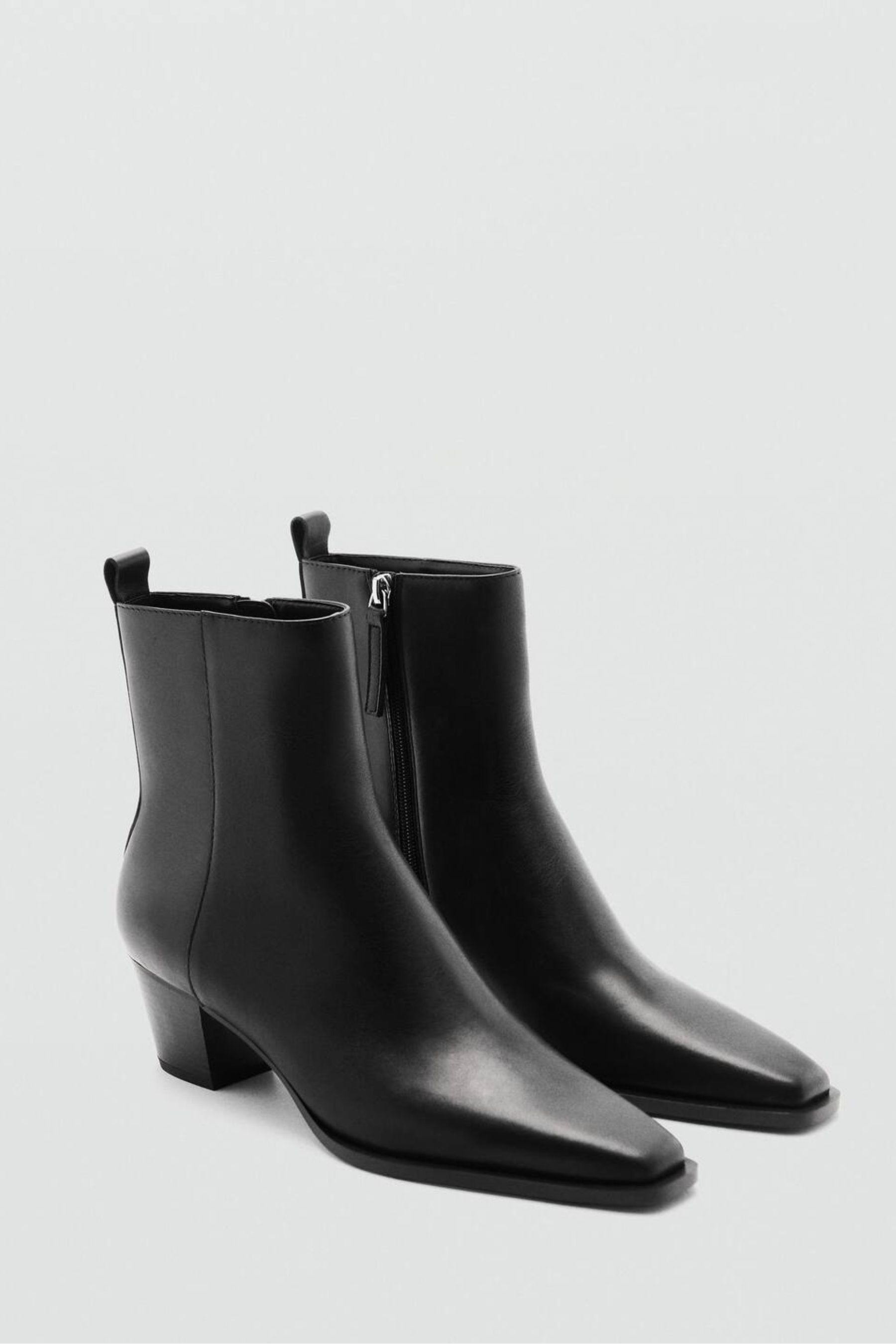 Pointed black chelsea boots clearance