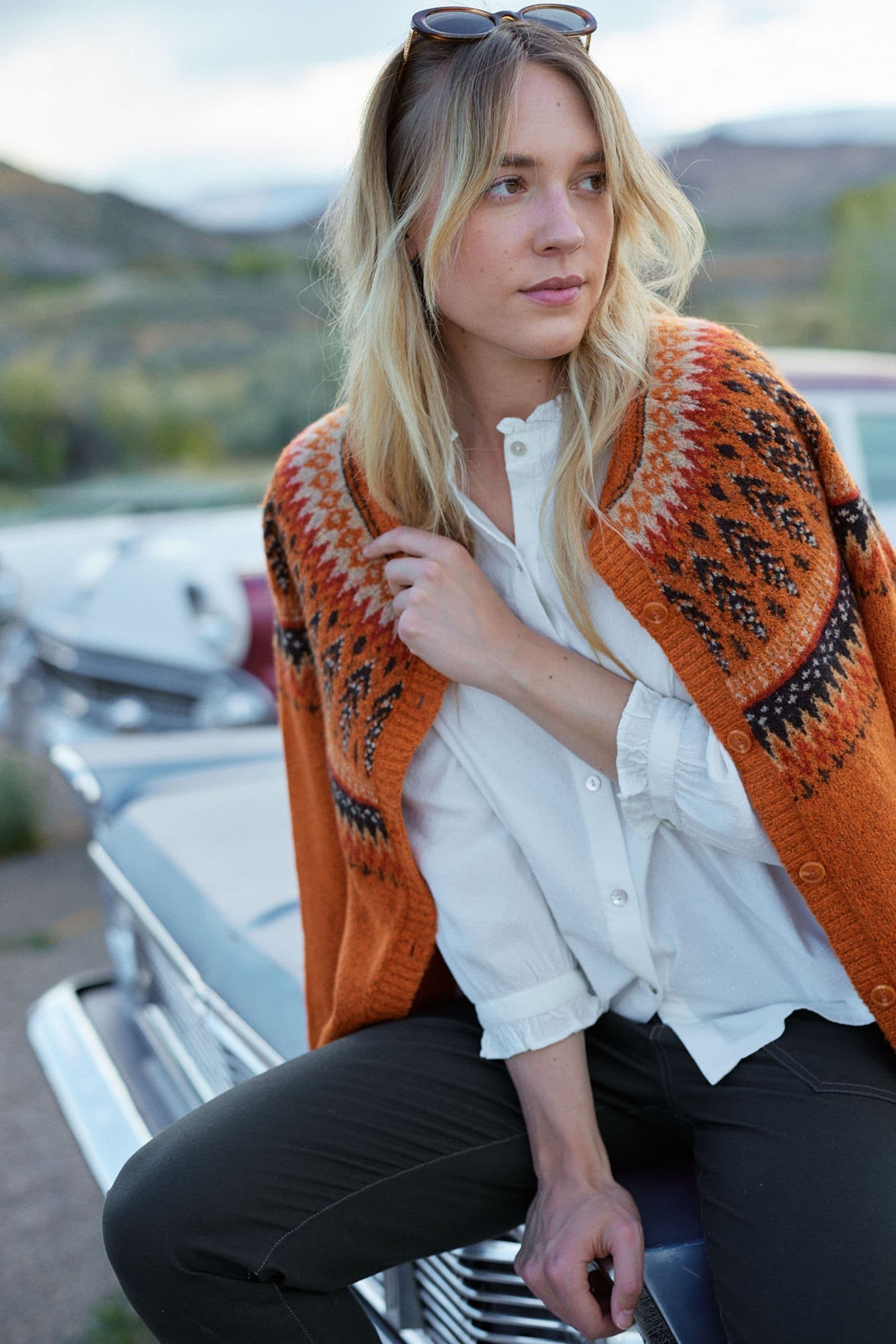Weird fish cardigan top