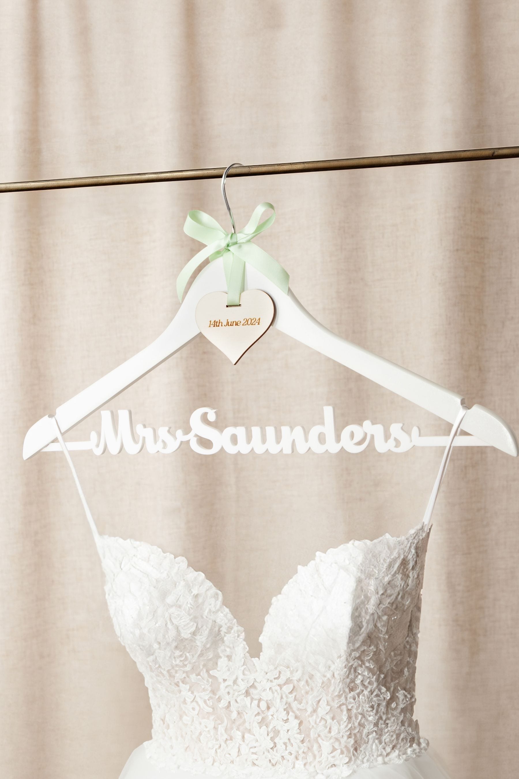 Wedding dress hanger uk clearance