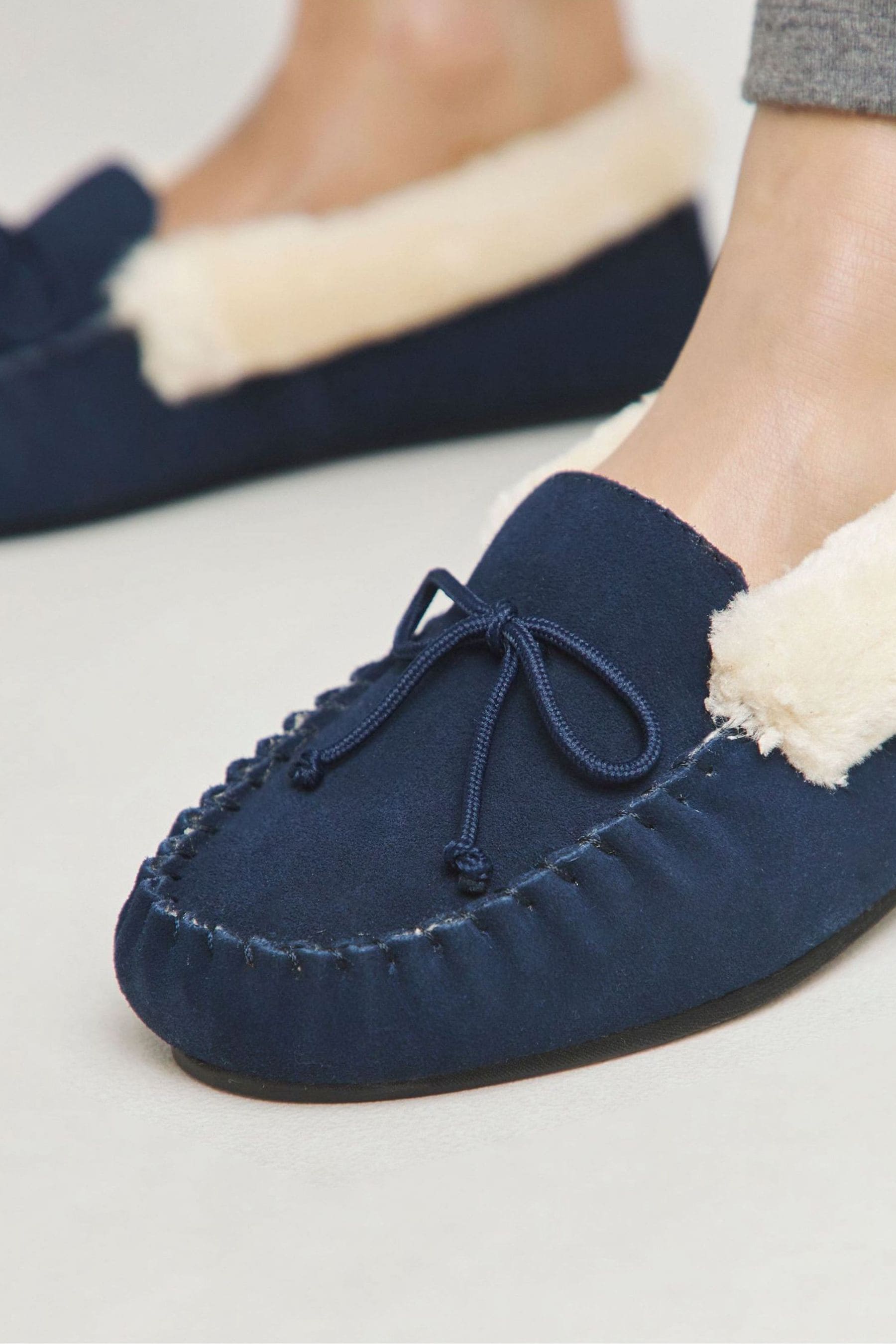Womens extra wide moccasin slippers hot sale