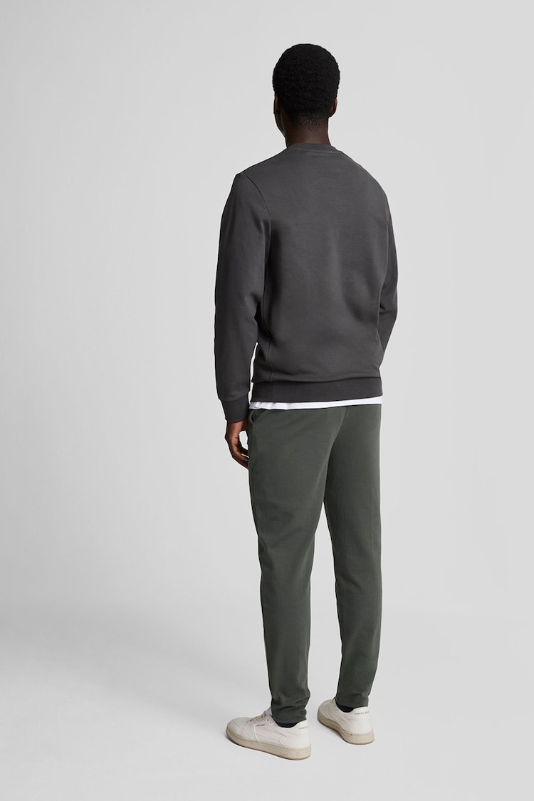 Lyle & Scott Grey Pintuck Interlock Joggers - Image 2 of 5