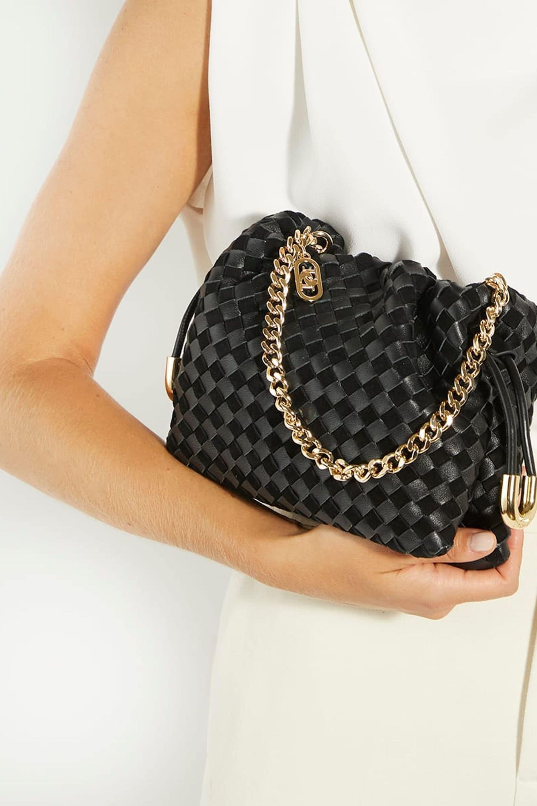 Woven drawstring bag top