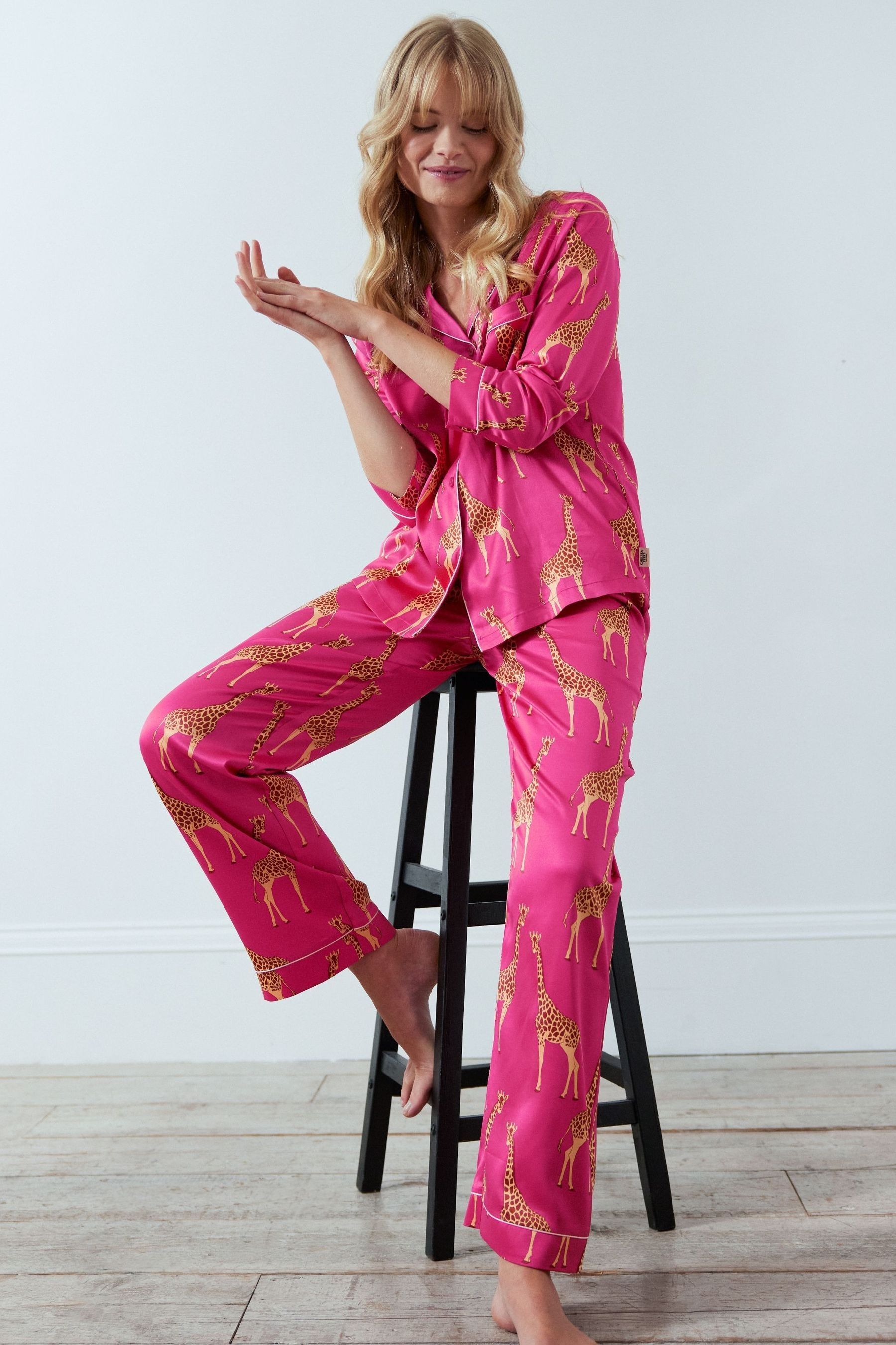 Chelsea Peers Pink Satin Giraffe Print Long Pyjama Set