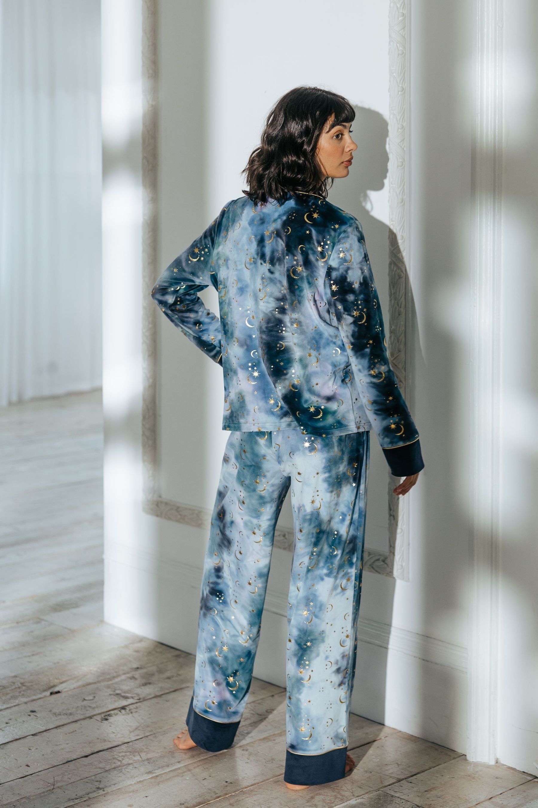 Chelsea Peers Blue Tie Dye Velour Gold Foil Moons Stars Long Pyjama Set 22 Womens