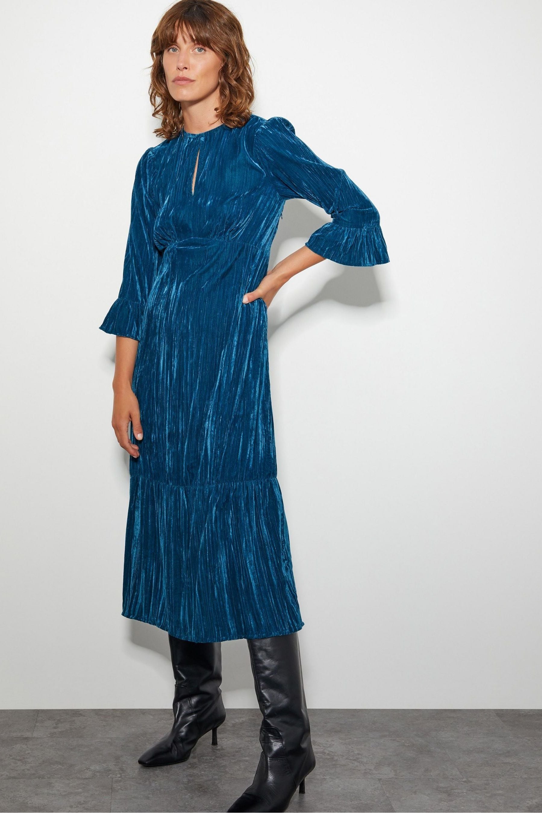 Light blue crushed velvet dress new arrivals