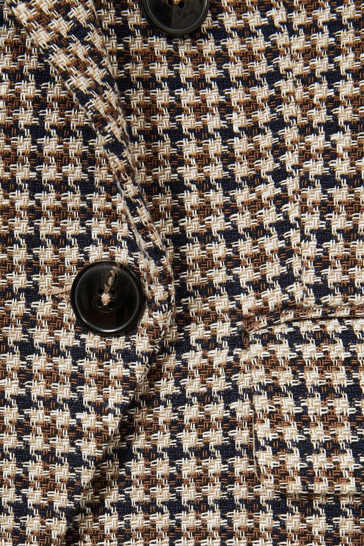 Reiss Navy Neutral Check Evie Cotton-Linen Double-Breasted Houndstooth-Check Blazer - Image 7 of 7