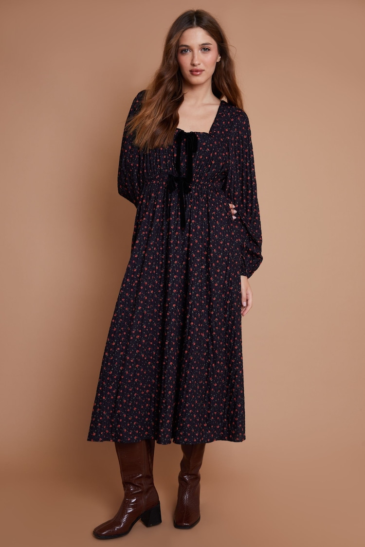 Another Sunday 100% Cotton Milkmaid Ditsy Print Long Sleeve Velvet Bow Detail Black Dress - Image 3 of 3