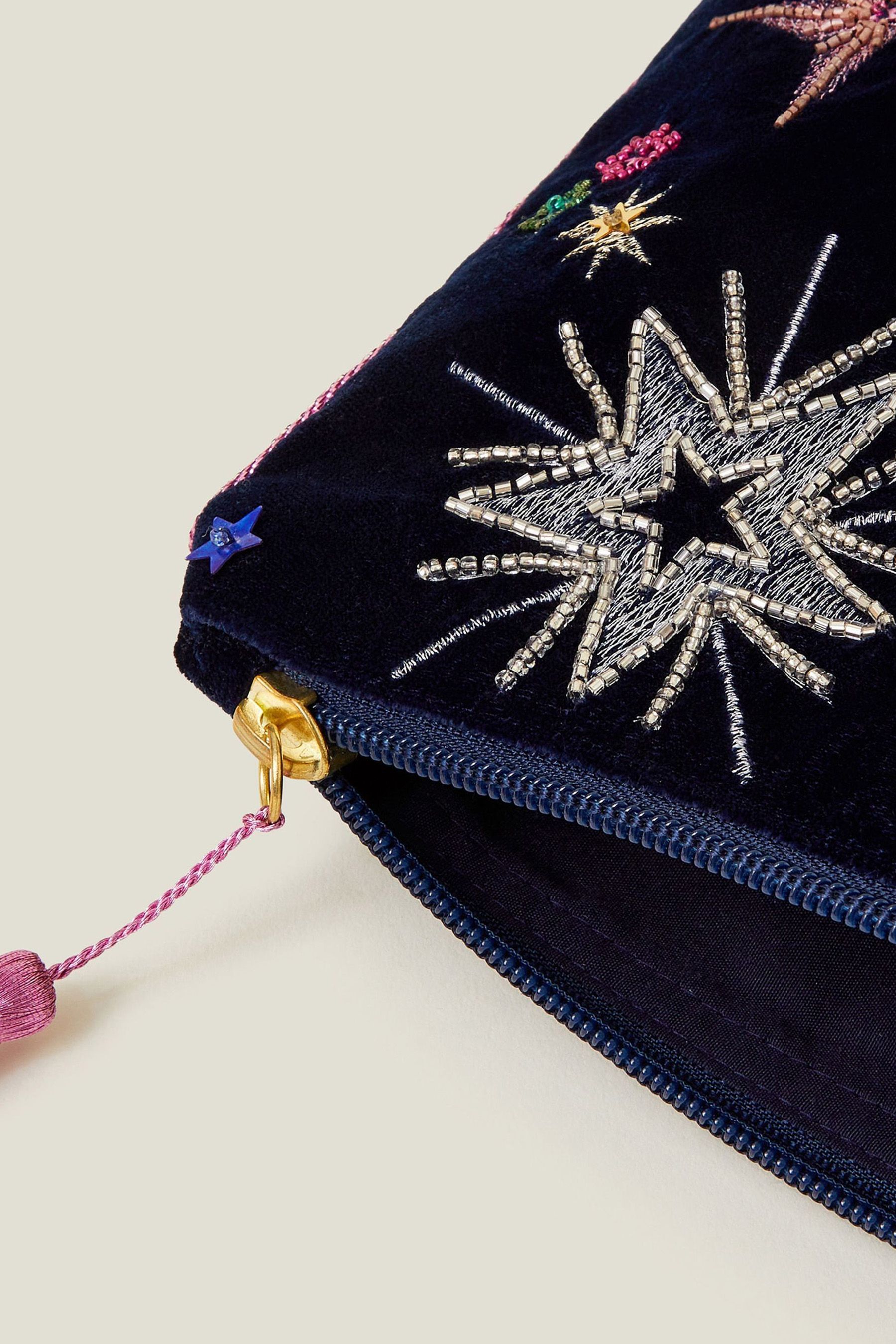 Accessorize pouch outlet