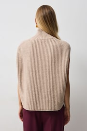 Vivere Natural Elise Chunky Knitted Sleeveless Jumper - Image 3 of 5