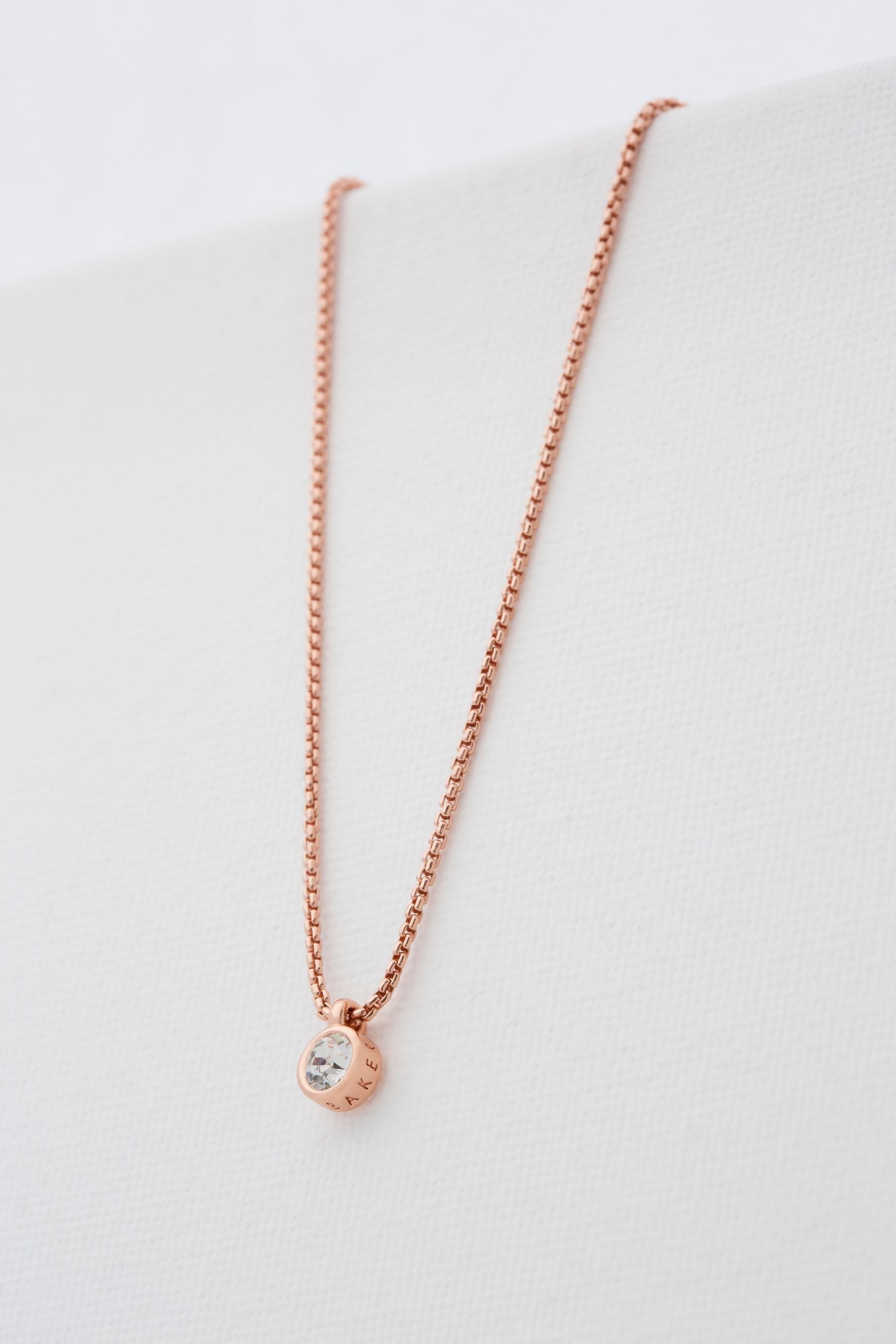 Rose gold necklace canada online