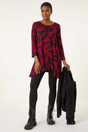 Roman Red Brush Print Hanky Hem Top - Image 4 of 5