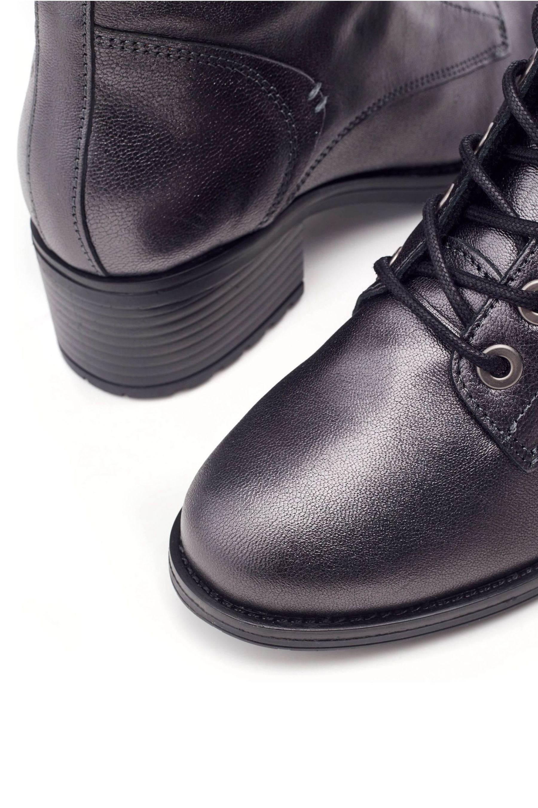 Acheter Argent Moda in Pelle Bezzie Lace Up Leather Ankle Boots from Next Canada