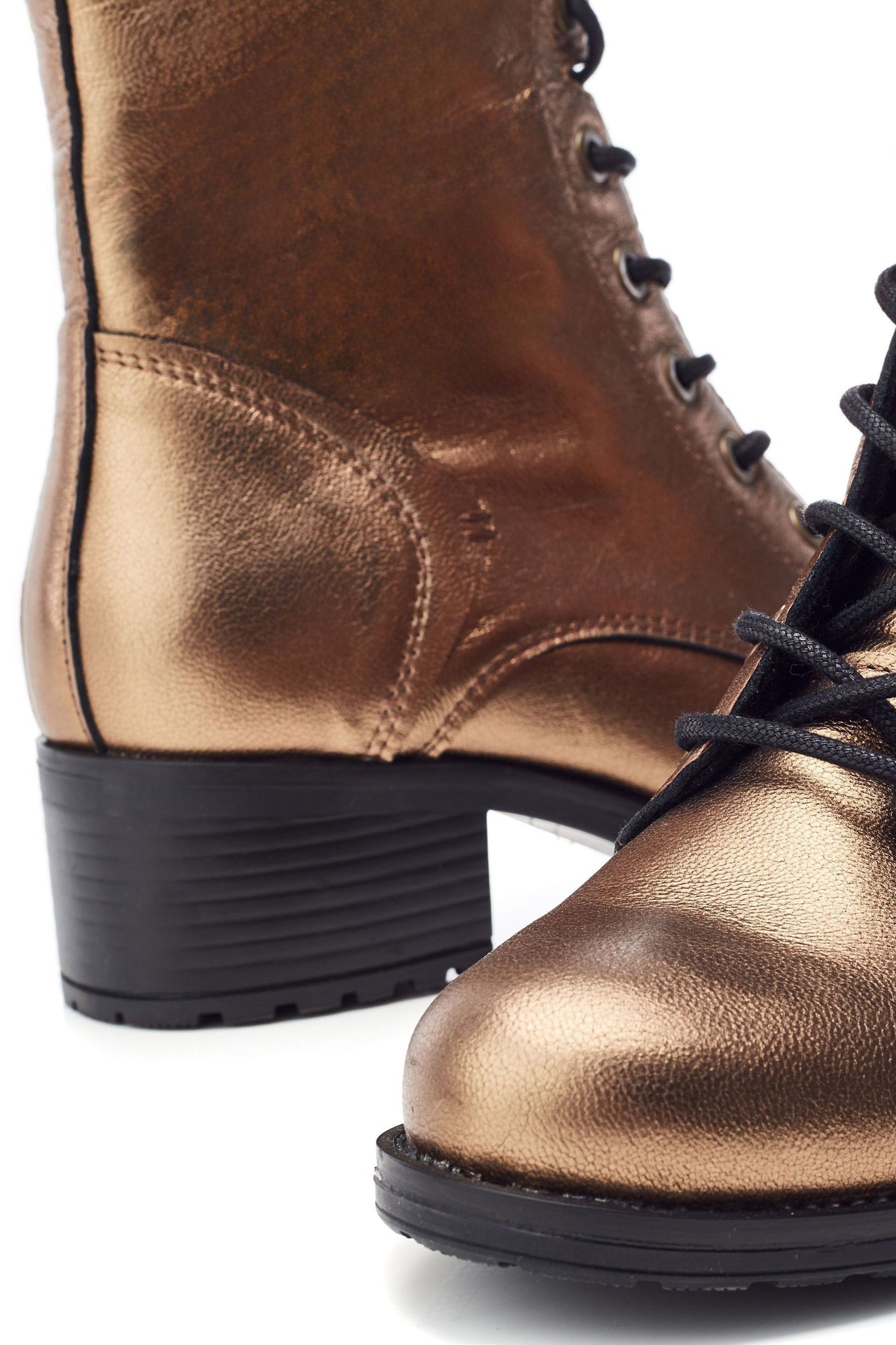 Acheter Moda in Pelle Bezzie Lace Up Leather Ankle Boots from Next Luxembourg