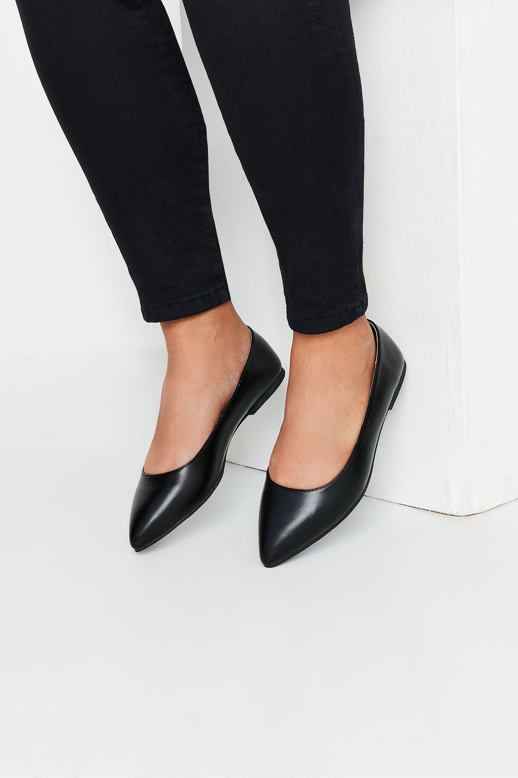 Extra wide fit flat shoes discount
