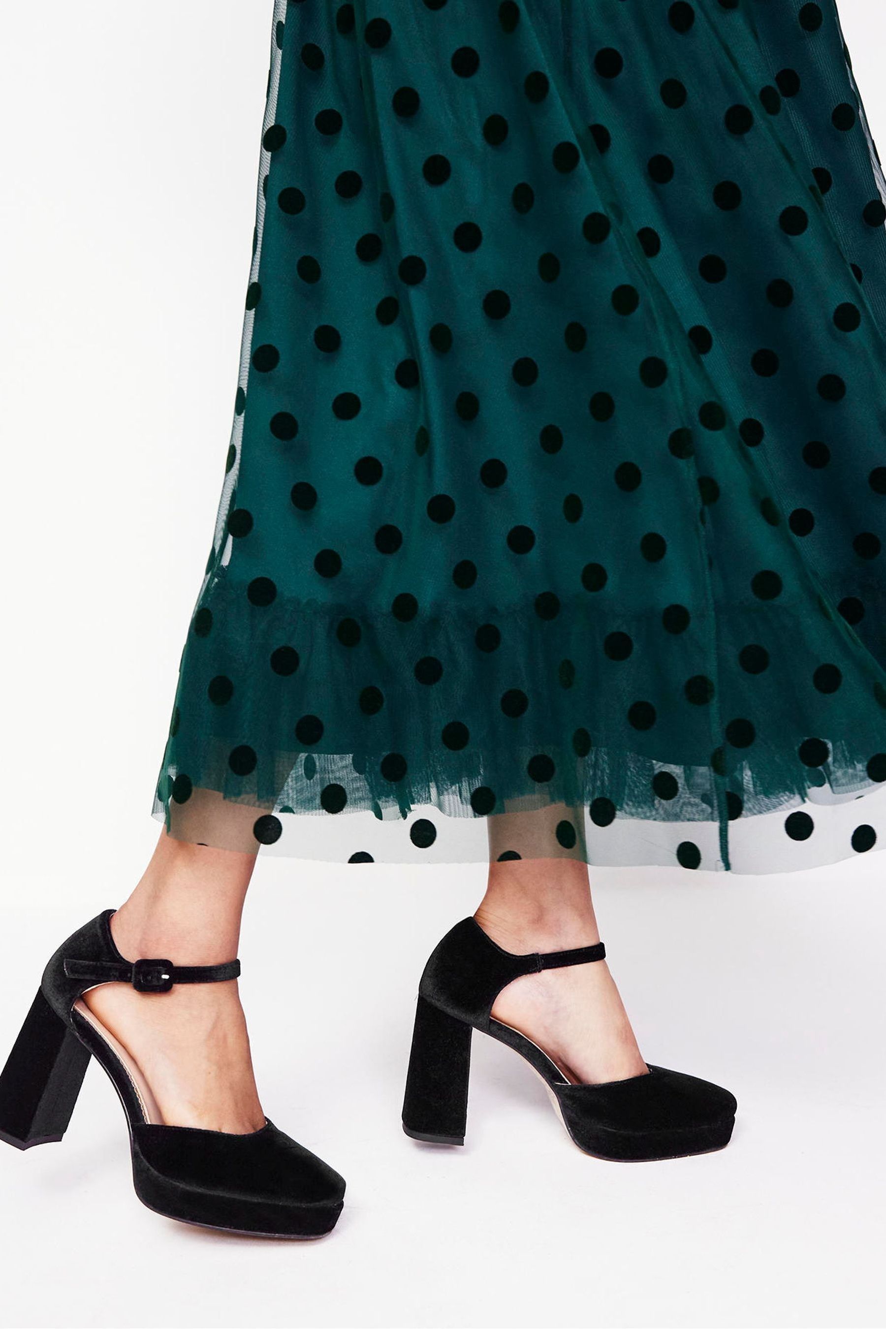Platform closed shoes top