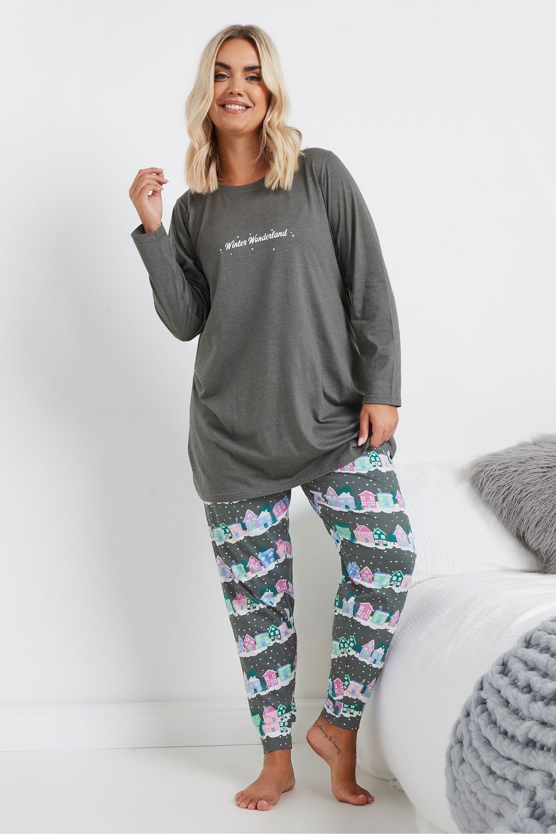 Buy Yours Curve Grey Winter Scene Long Sleeve Cuffed Pyjamas Set from Next Luxembourg