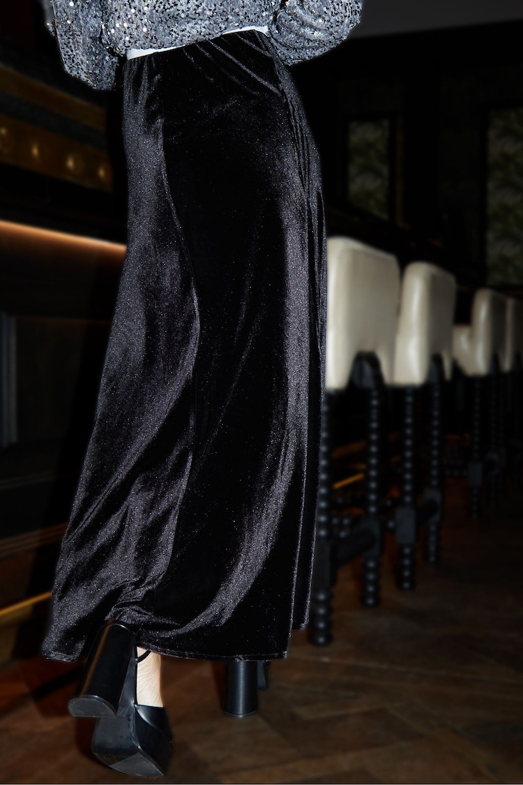 Threadbare Black Velvet Flared Pull On Maxi Skirt - Image 2 of 5