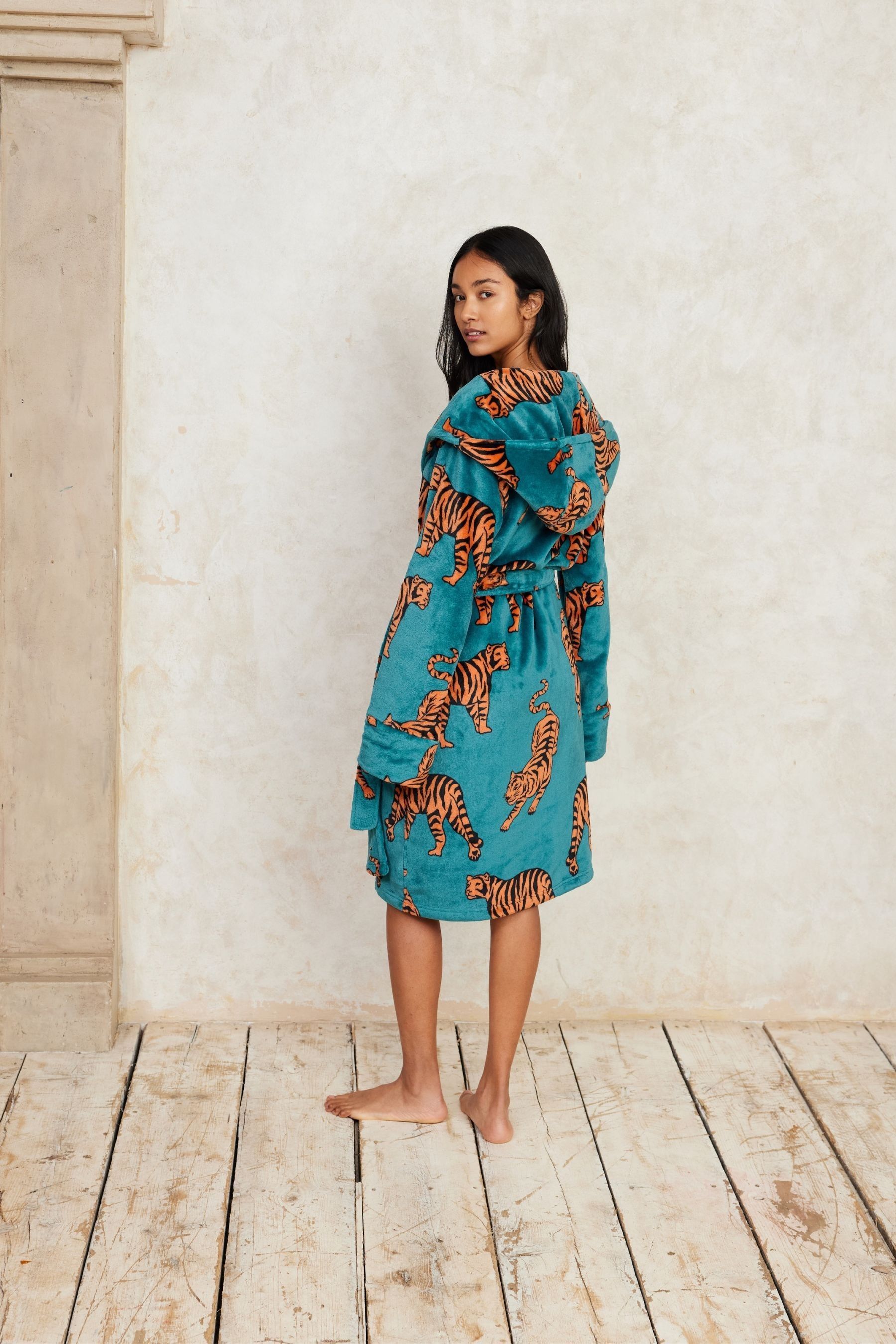 Chelsea peers dressing gown top