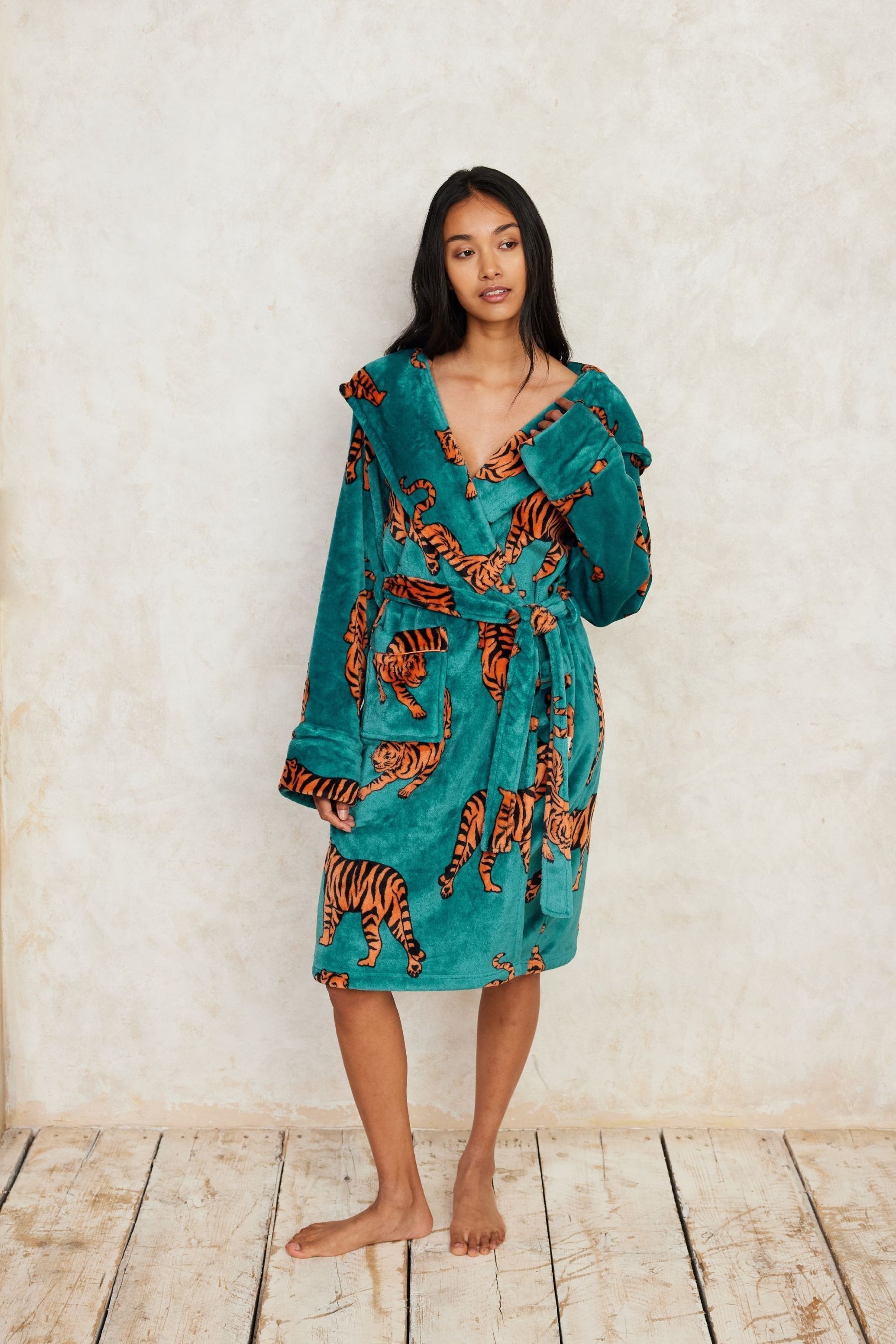 Tiger silk robe outlet