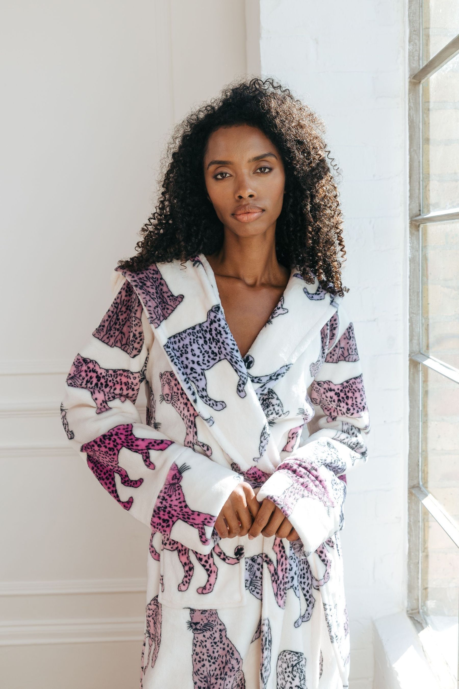 Acheter Chelsea Peers Fleece Leopard Print Dressing Gown from Next Luxembourg