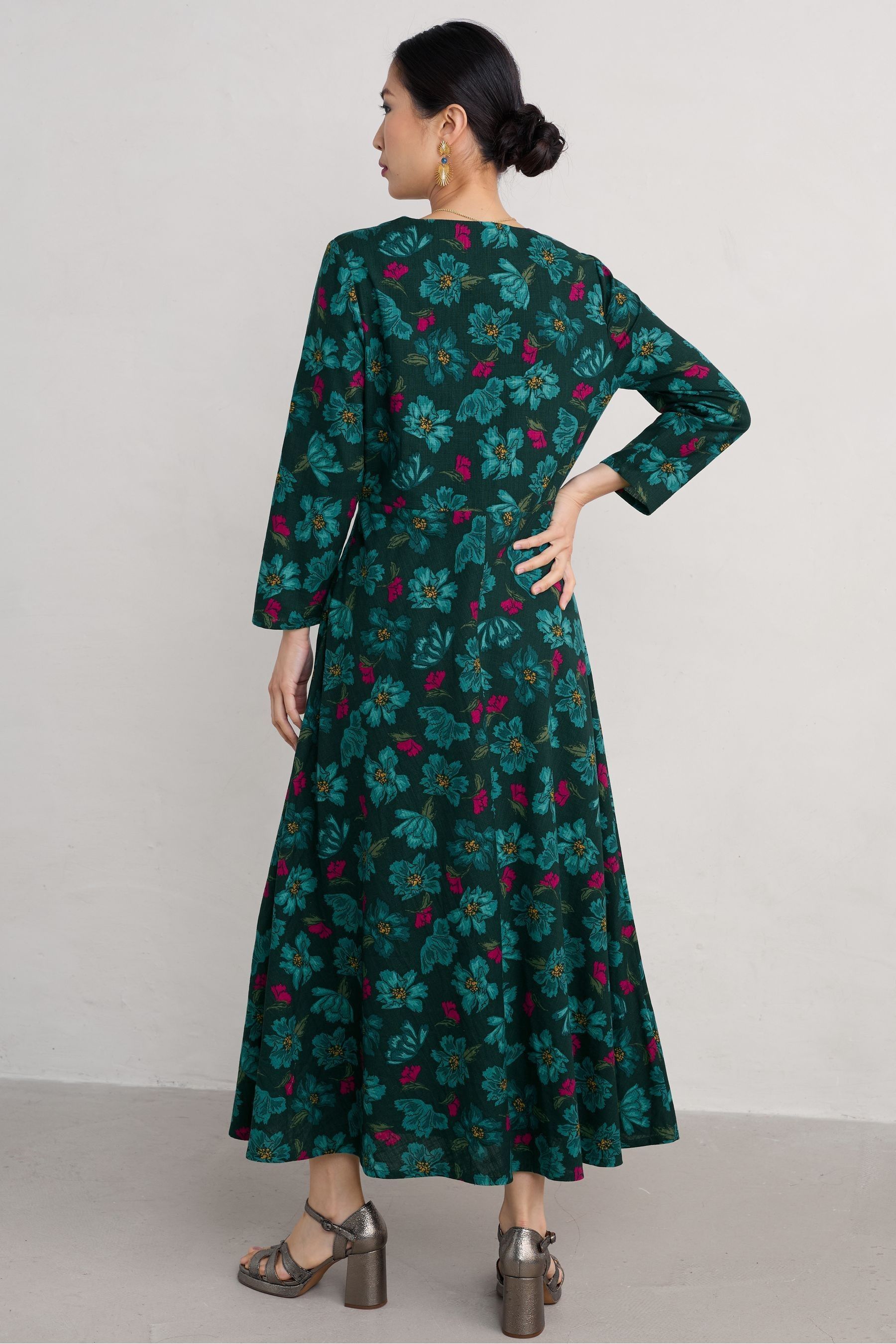 Willow blossom clothing deals
