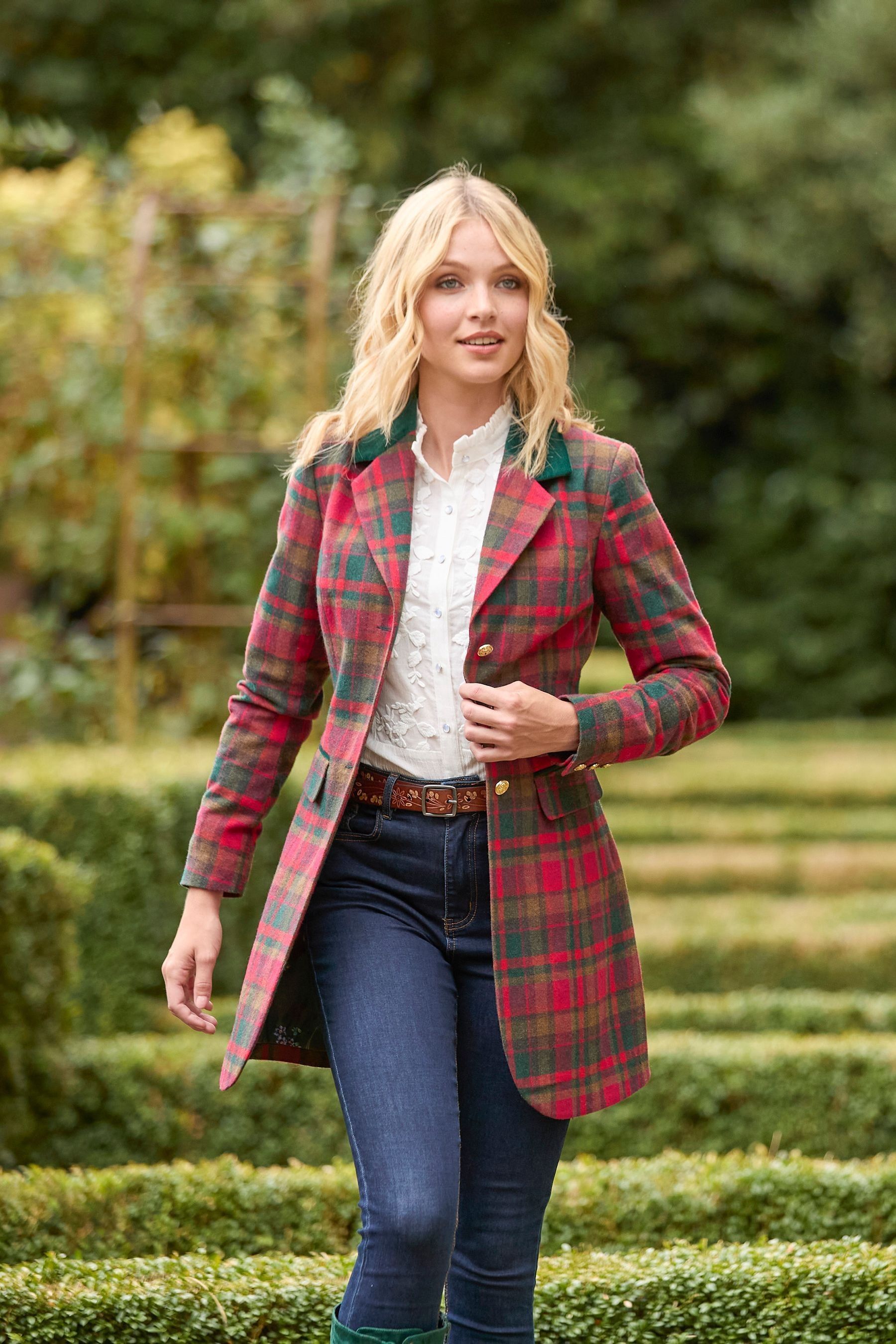 Longline check coat store