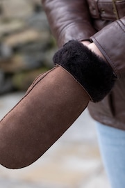 Lakeland Leather light Brown Ladies Classic Sheepskin Mittens - Image 6 of 6