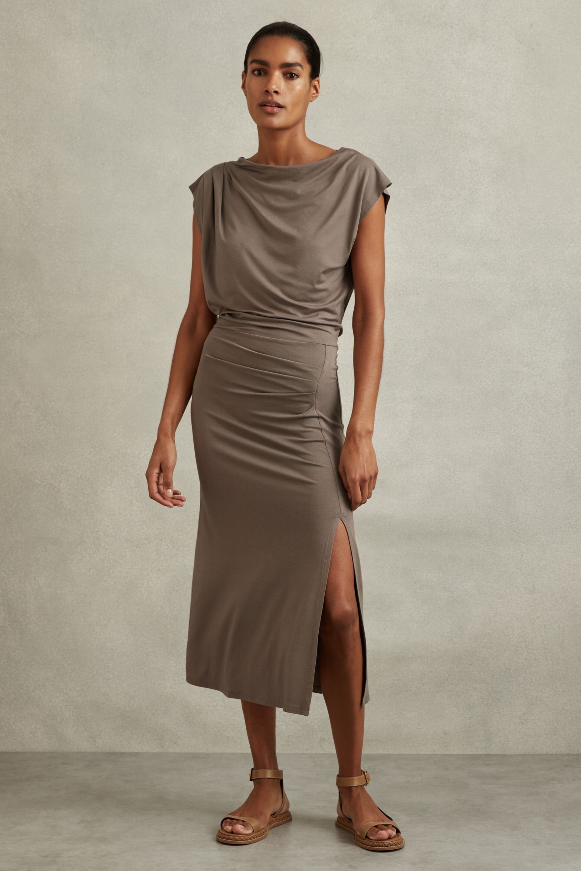 Reiss Mocha Leonore Ruched Jersey Midi Dress - Image 3 of 6