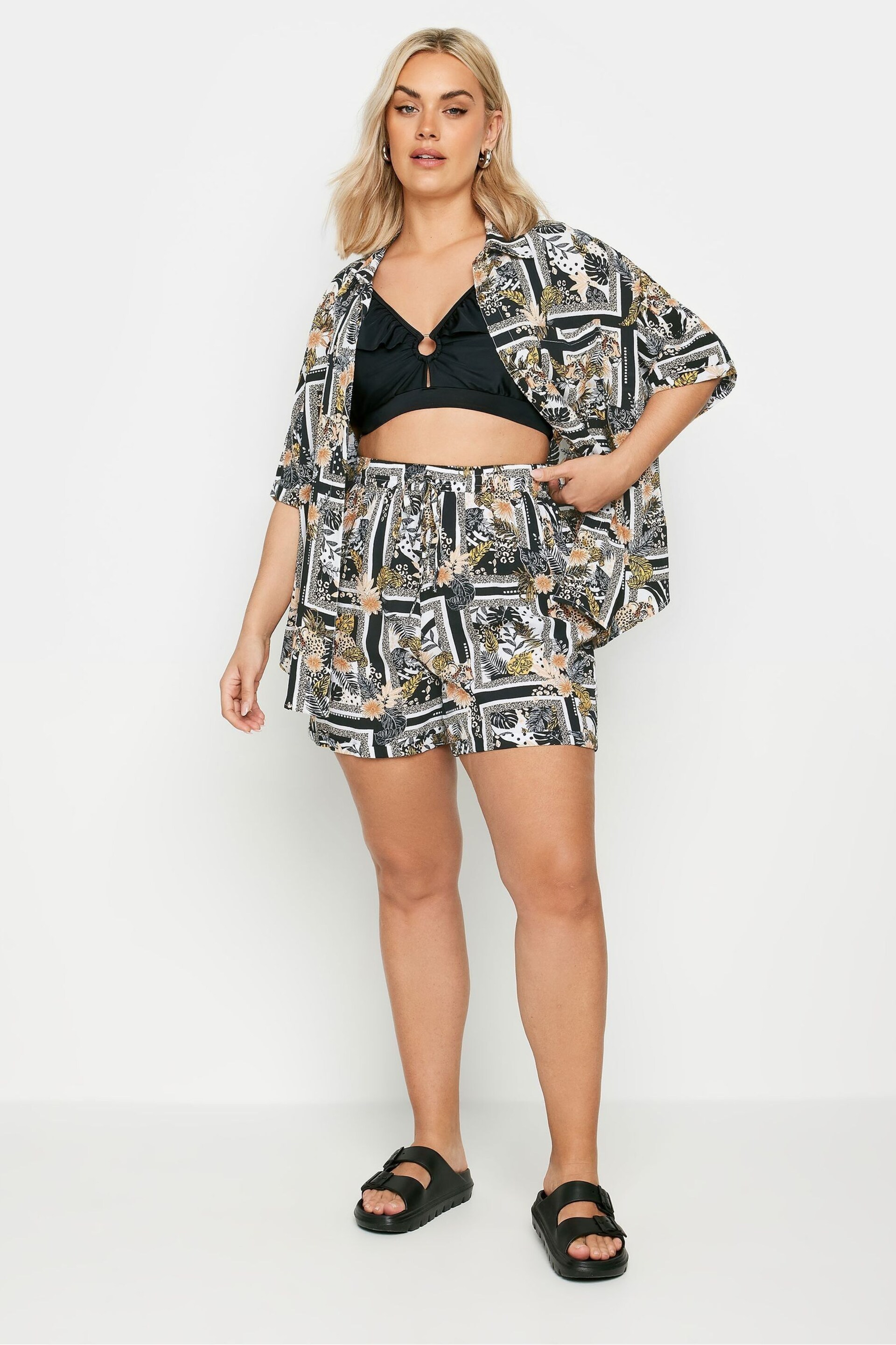 Yours Curve Black LIMITED COLLECTION  Leopard Print Crinkle Shorts - Image 3 of 6