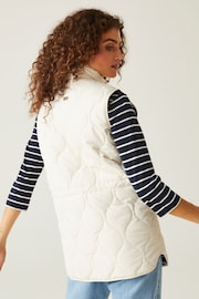 Regatta Cream Courcelle Quilted Gilet - Image 2 of 9