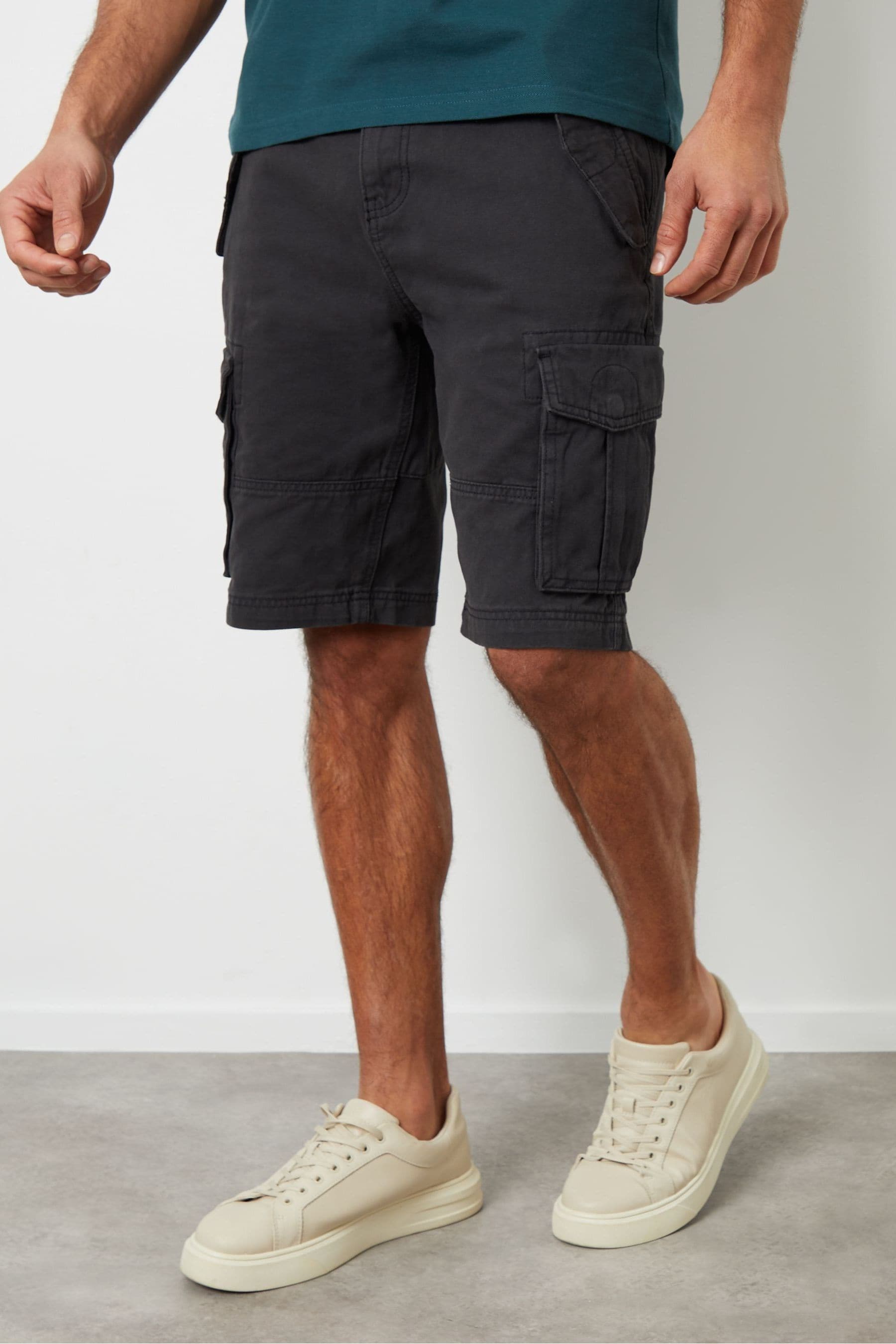 Cotton twill cargo shorts 2025