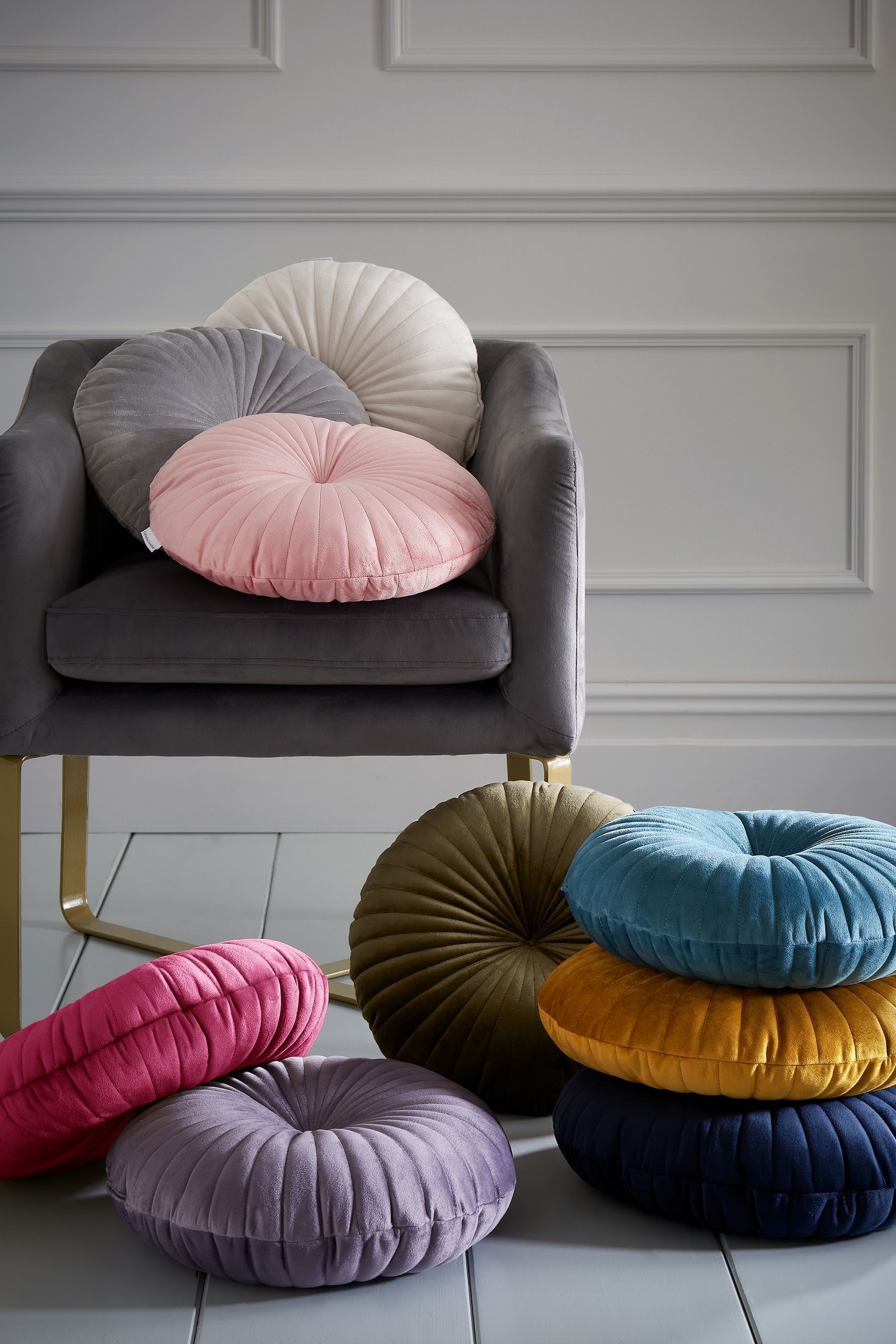 Round velvet cushion uk discount