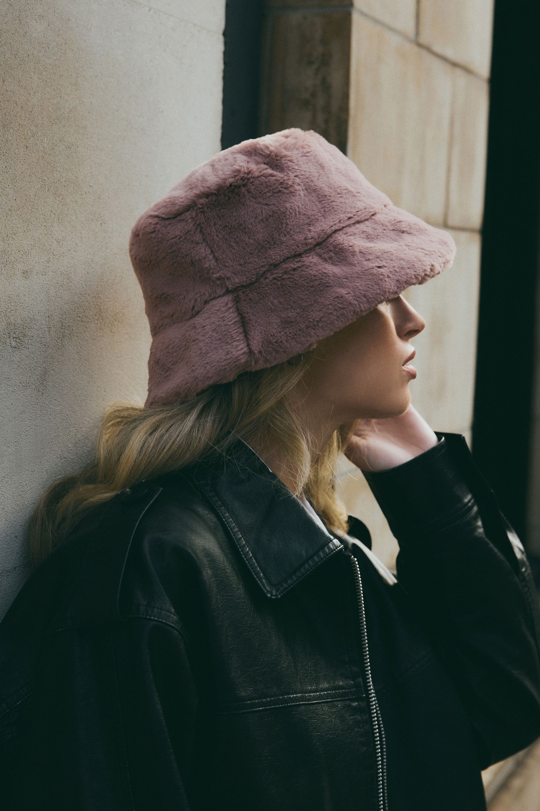Pink faux fur bucket hat clearance