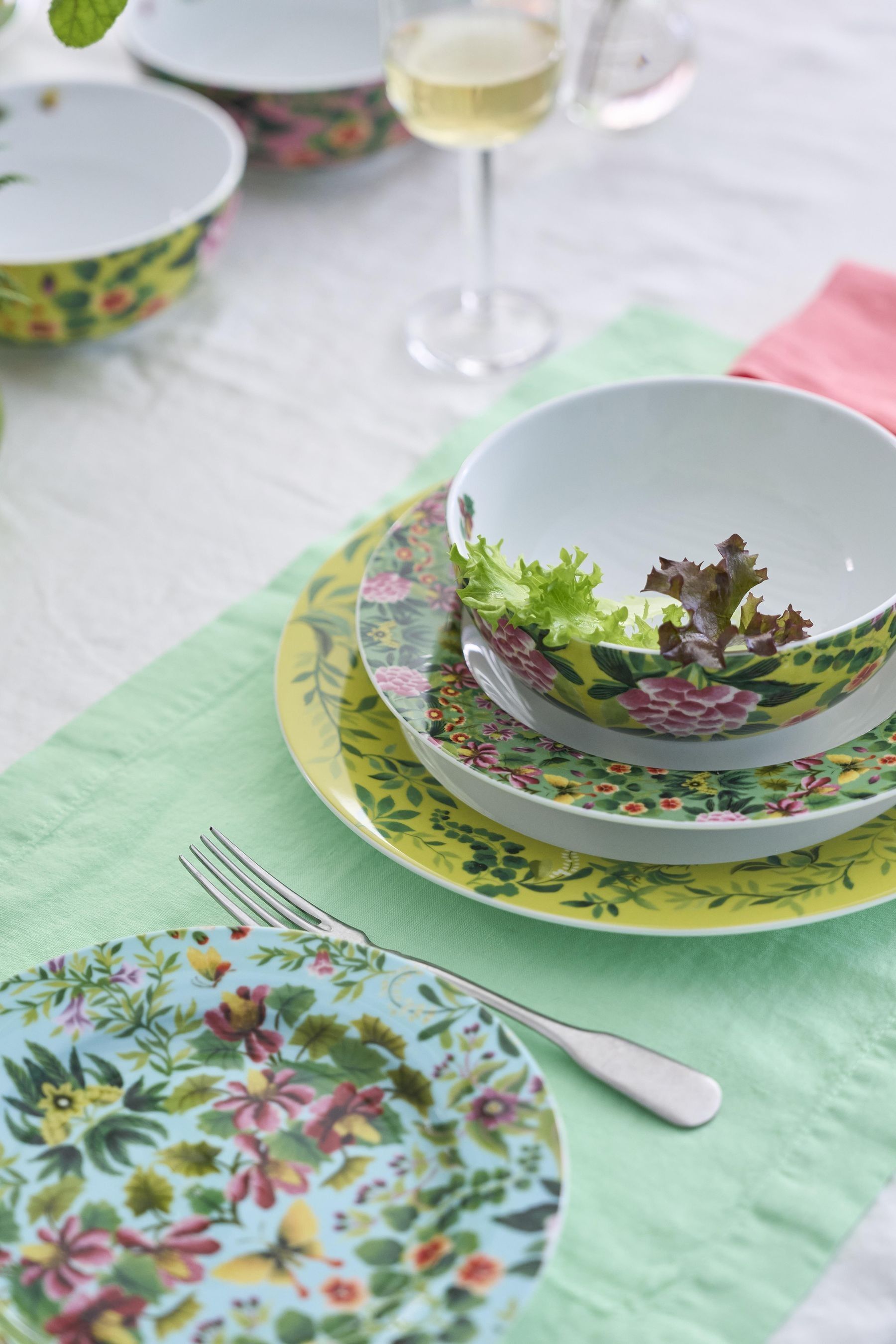 Damask dinnerware store