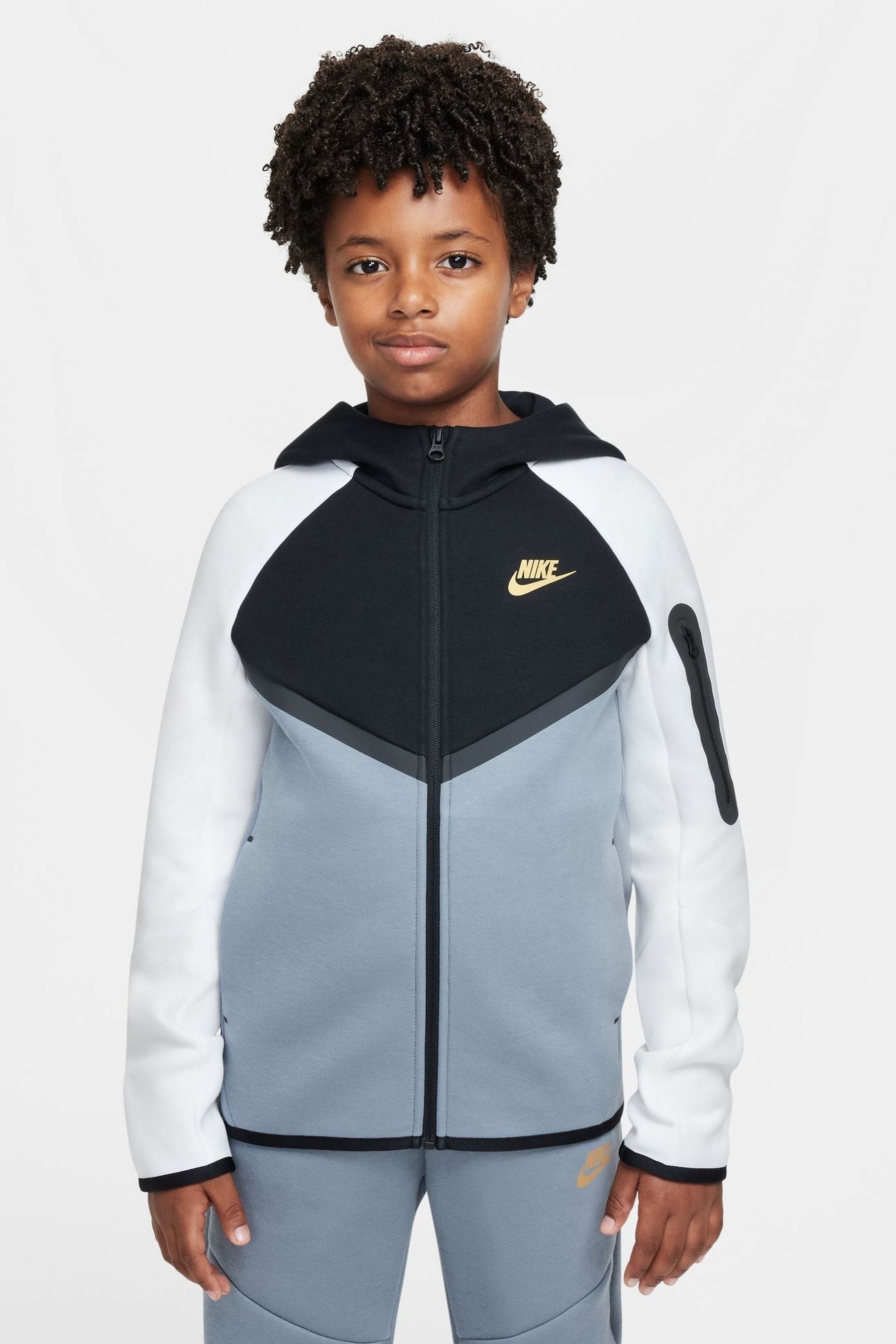 Black and gold nike tech fleece online