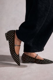 أسود - Tabitha Simmons Hai Studded Point Toe Mary Jane Shoes - صورة 3 من 11