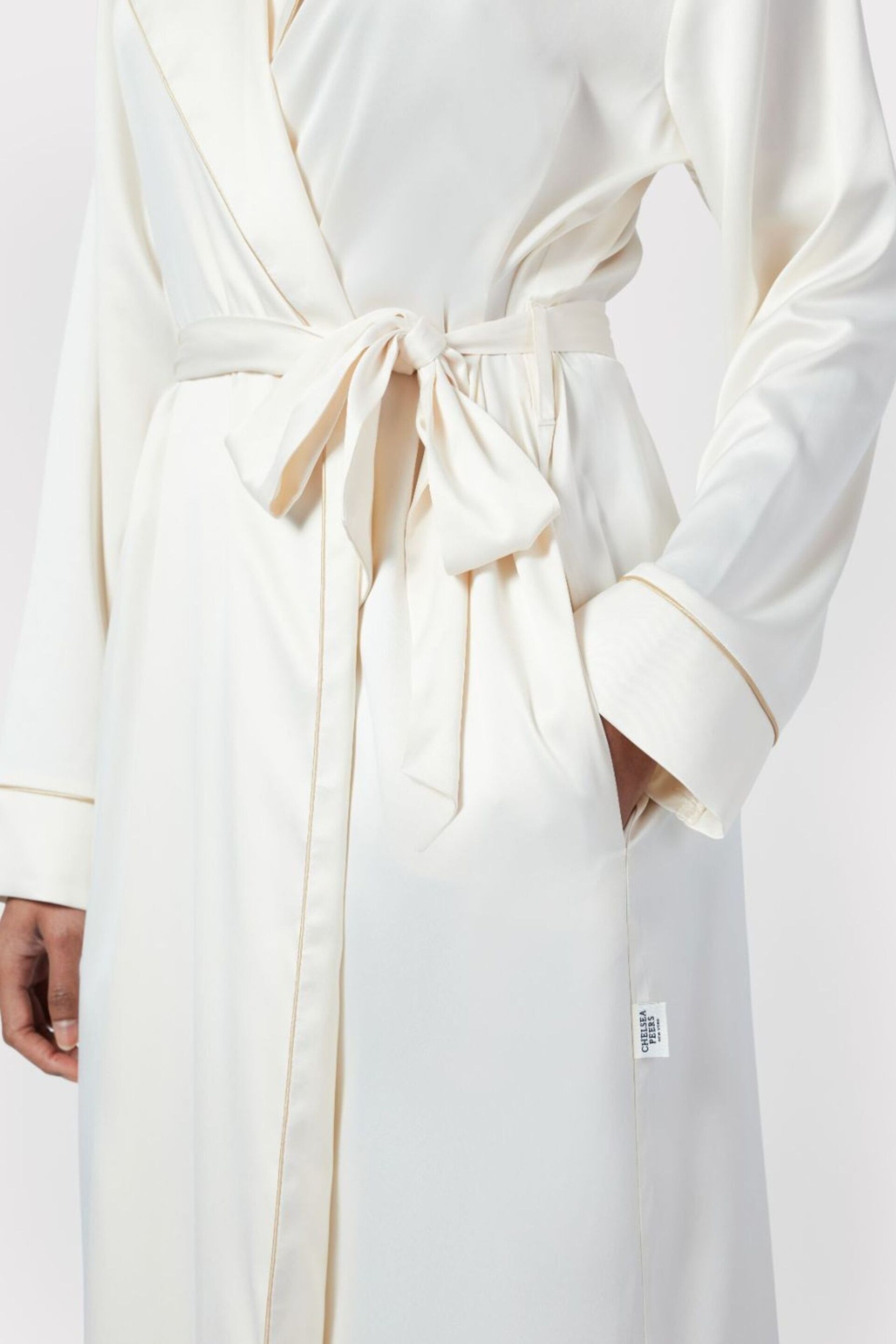 Chelsea Peers Cream Satin Fringe-Trim Dressing Gown - Image 5 of 5