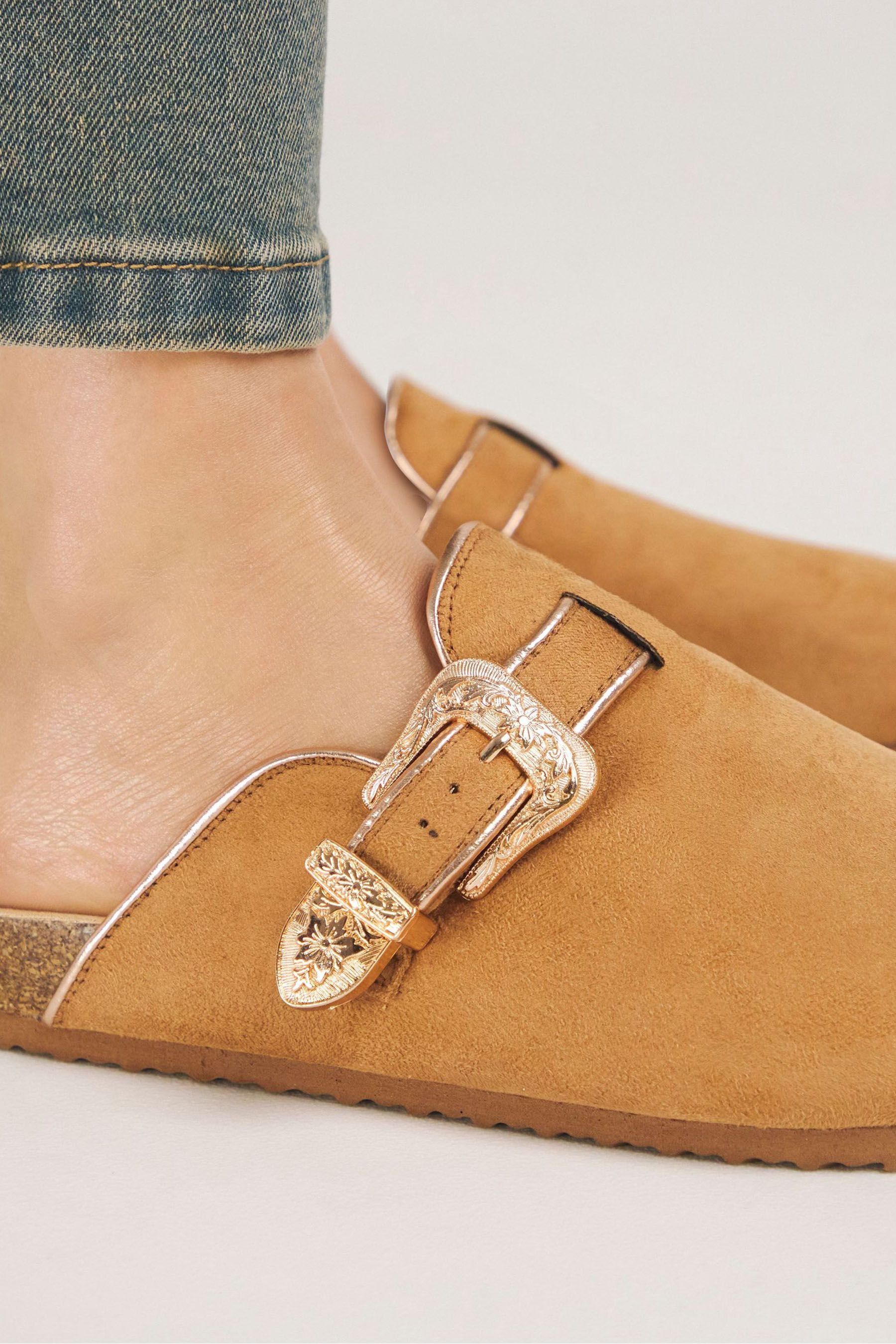 Closed toe mules online