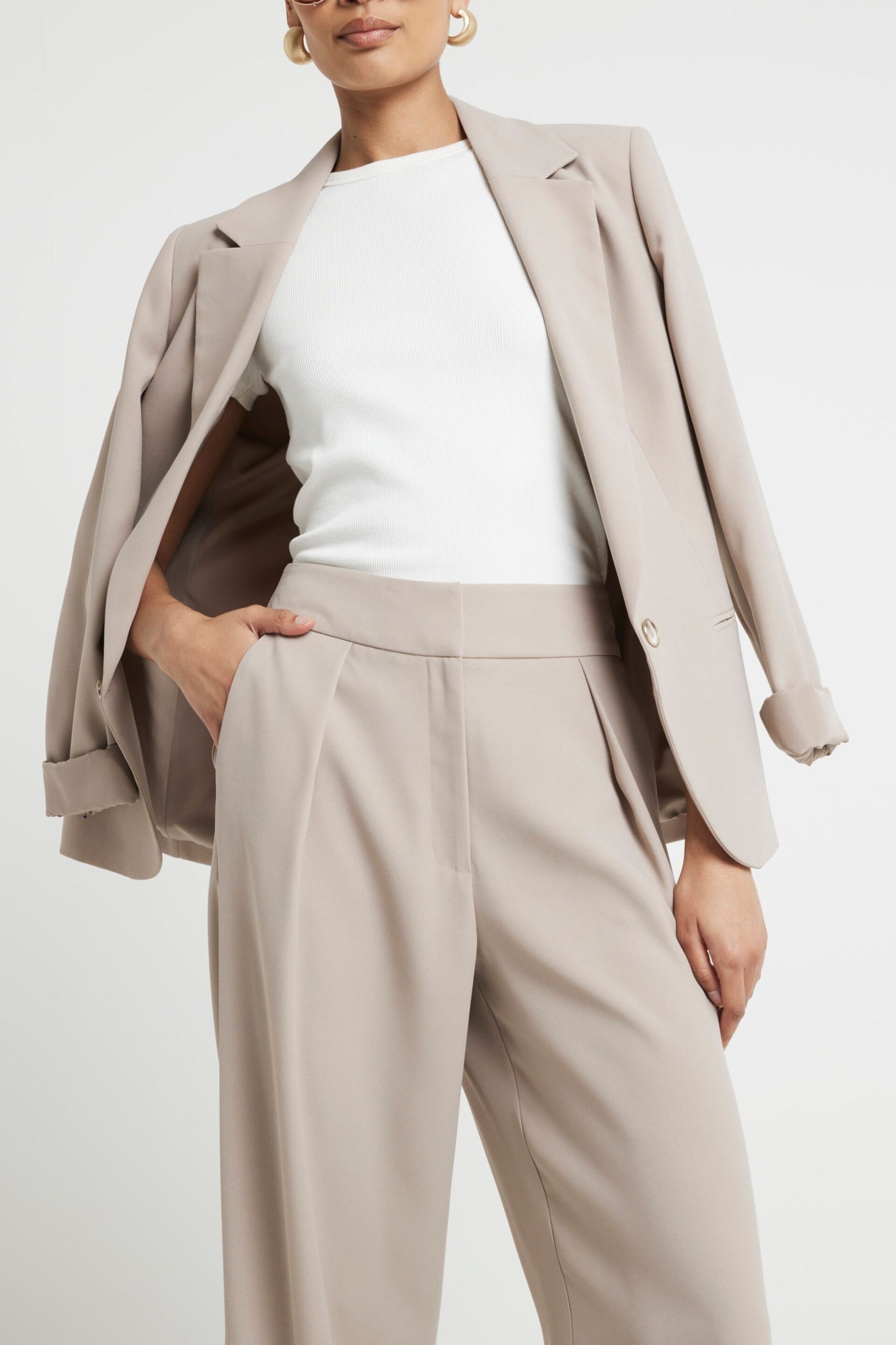 River Island Beige Wide Leg Pleated Tailored Trousers - Image 4 of 6