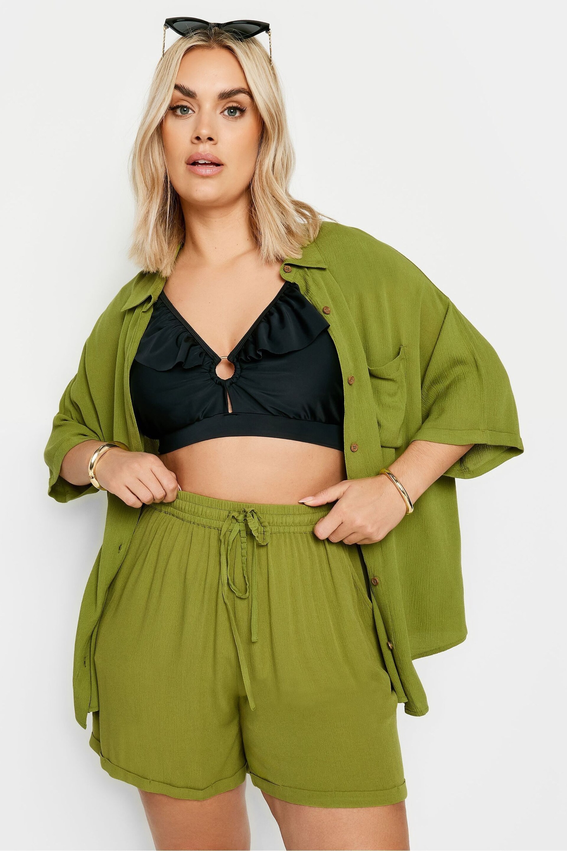 Yours Curve Green Limited Crinkle Co-ord Shorts - Image 2 of 6