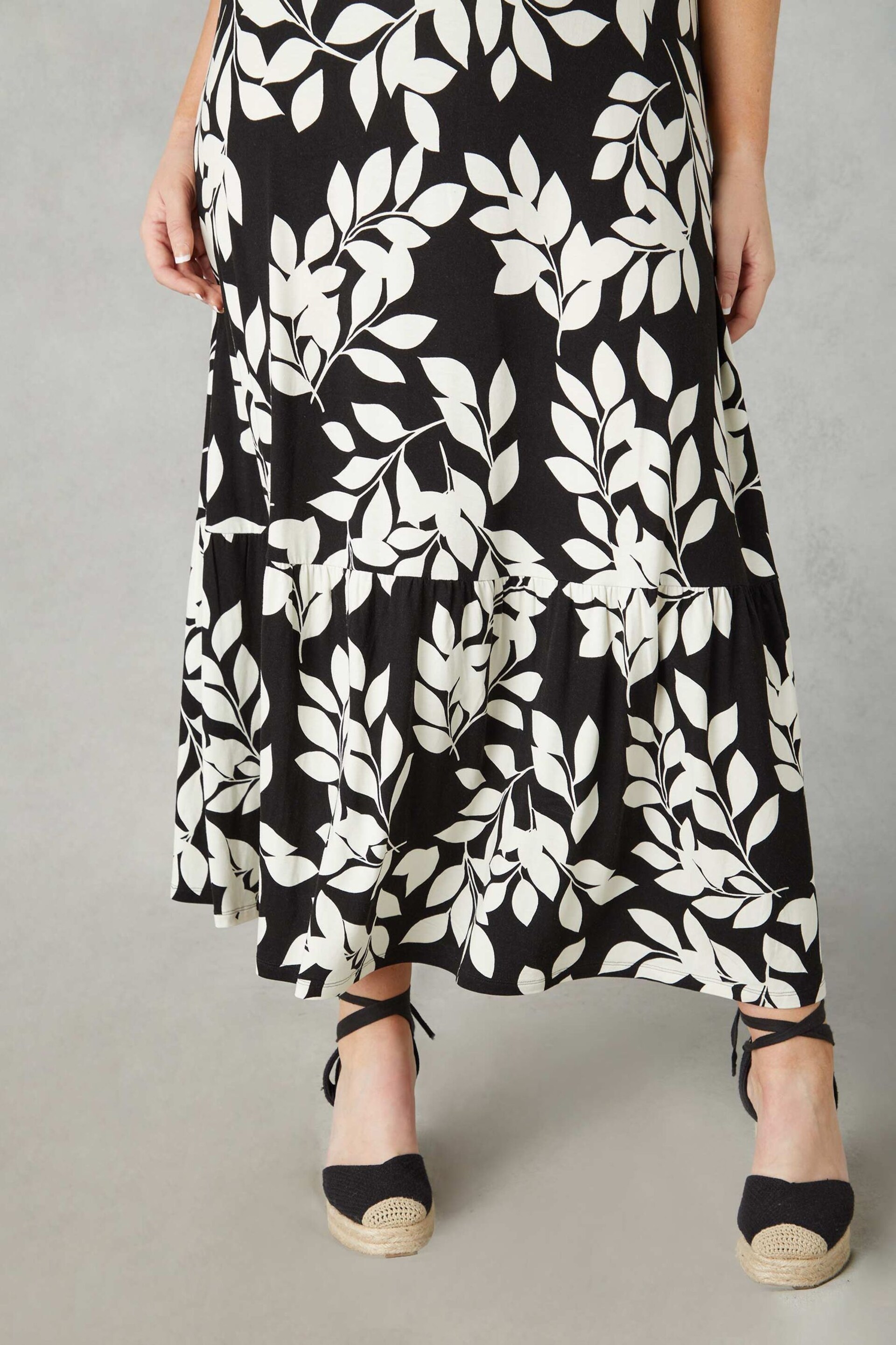 Live Unlimited Curve Mono Leaf Print Jersey Keyhole Black Maxi Dress - Image 5 of 7