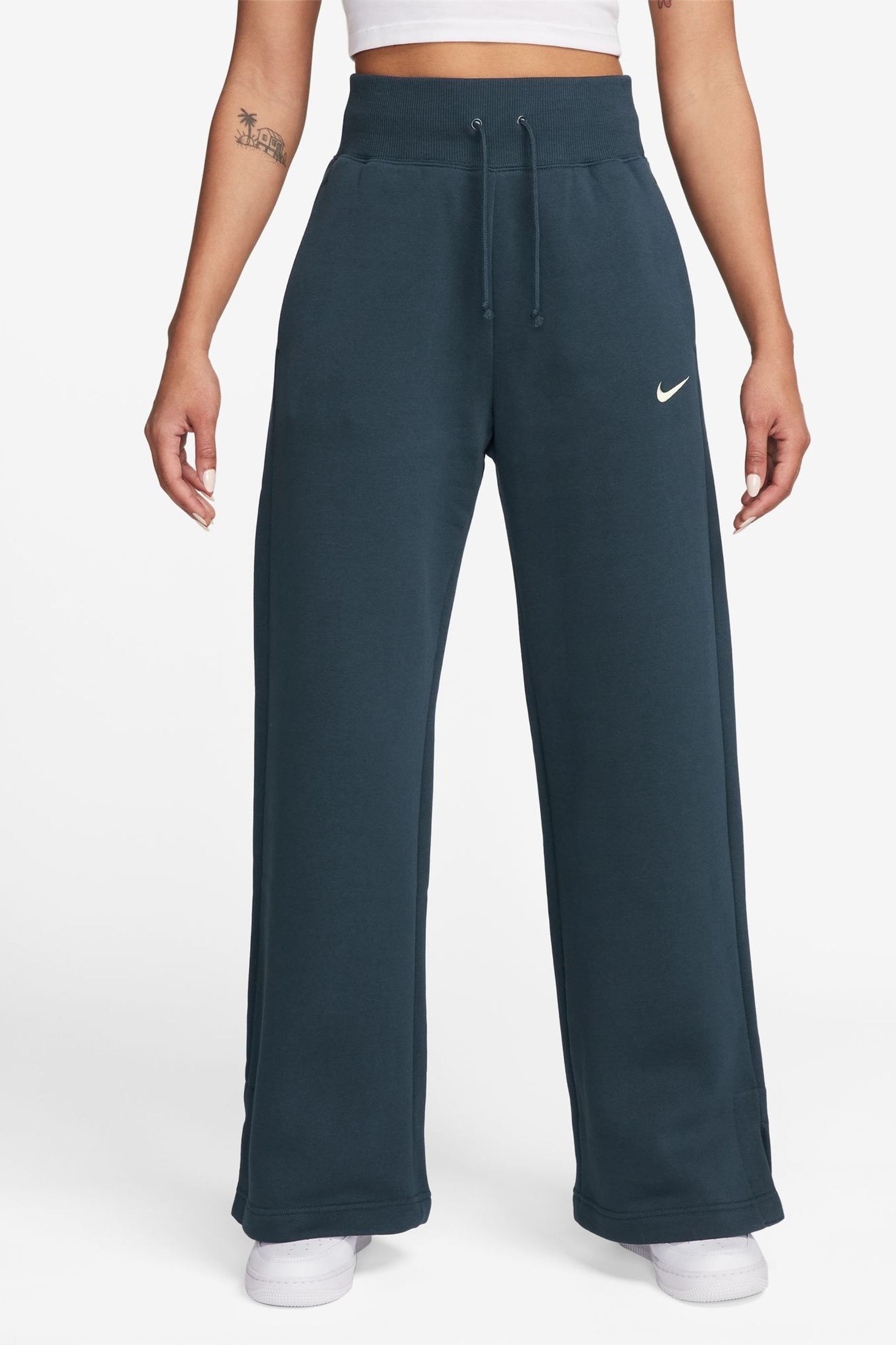 Nike wide leg pants clearance