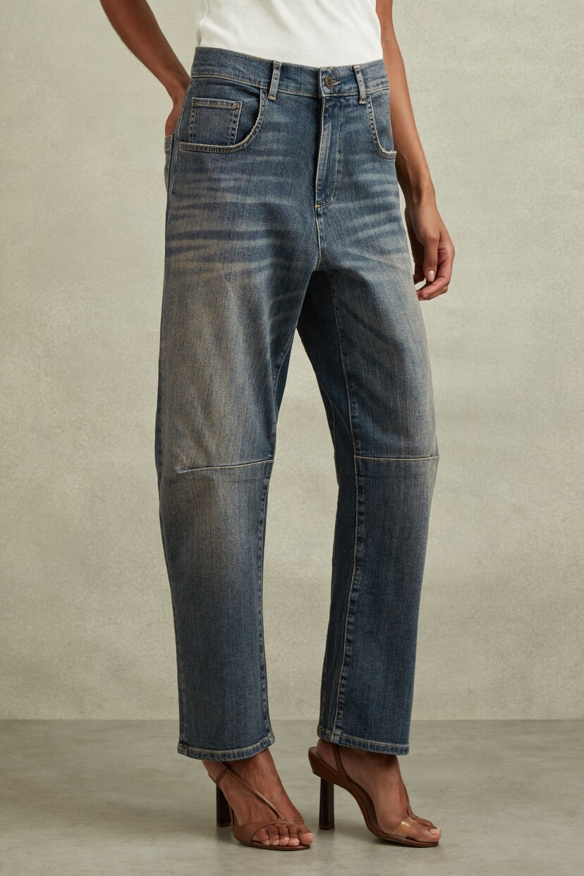 Reiss Mid Blue Mahni Washed Barrel Leg Jeans - Image 3 of 7
