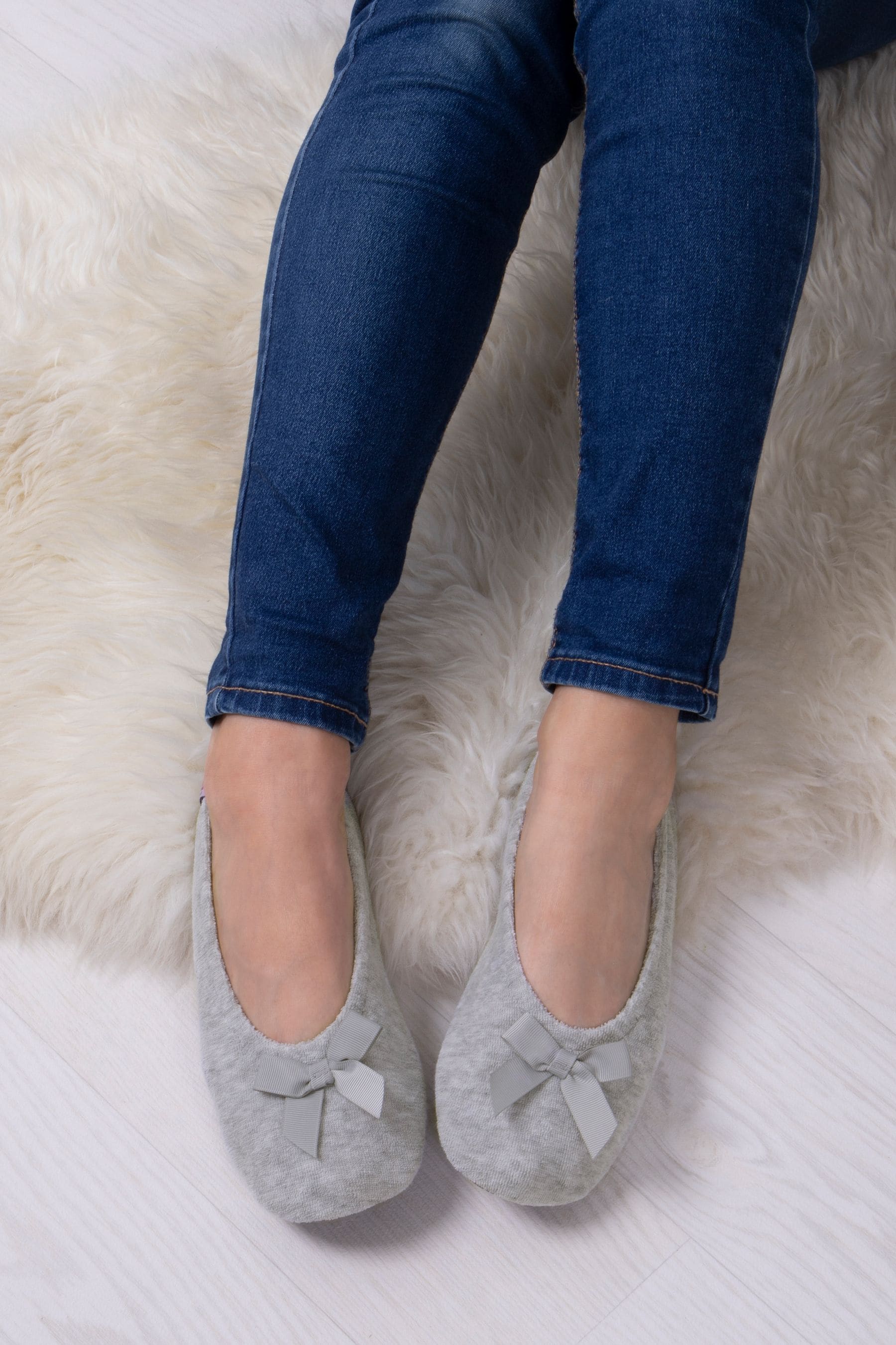 The bay isotoner slippers clearance